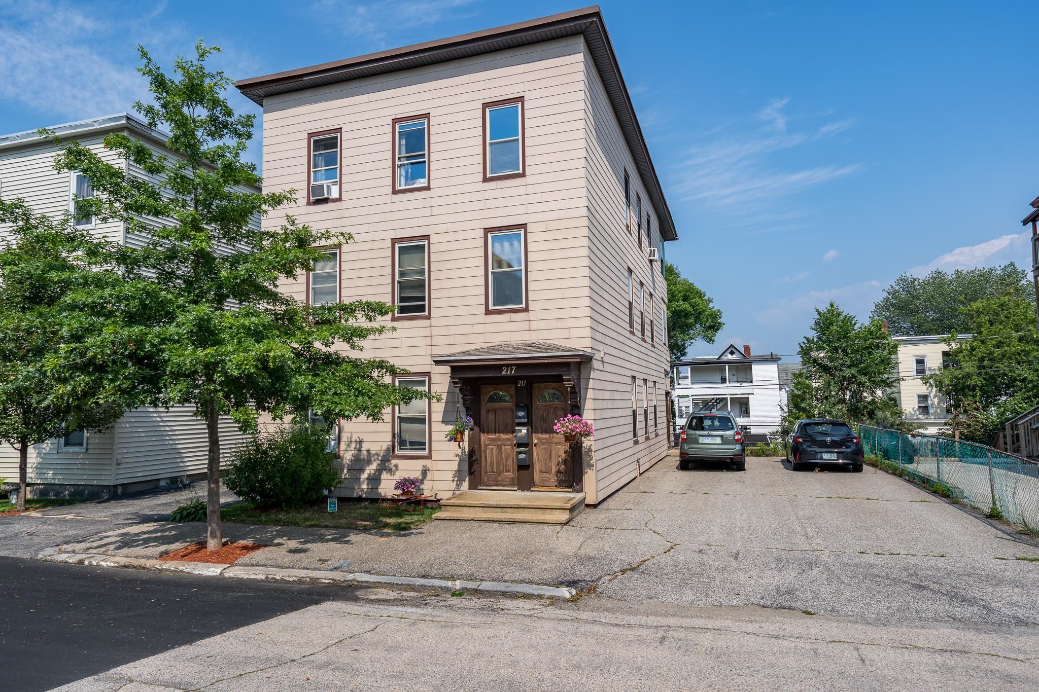 217 Cartier St, Manchester, NH 03102