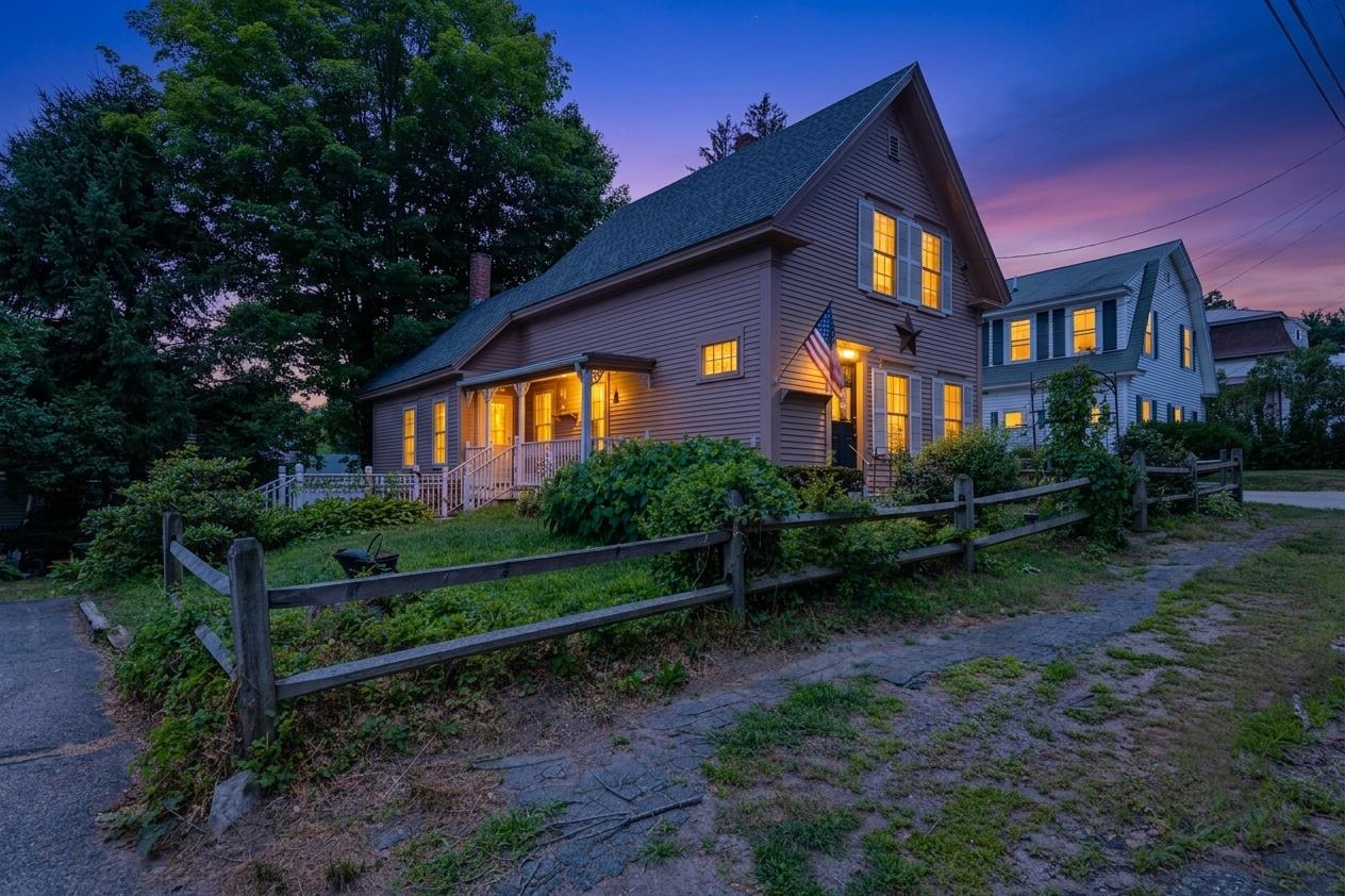 34 Pearl St, Franklin, NH 03235