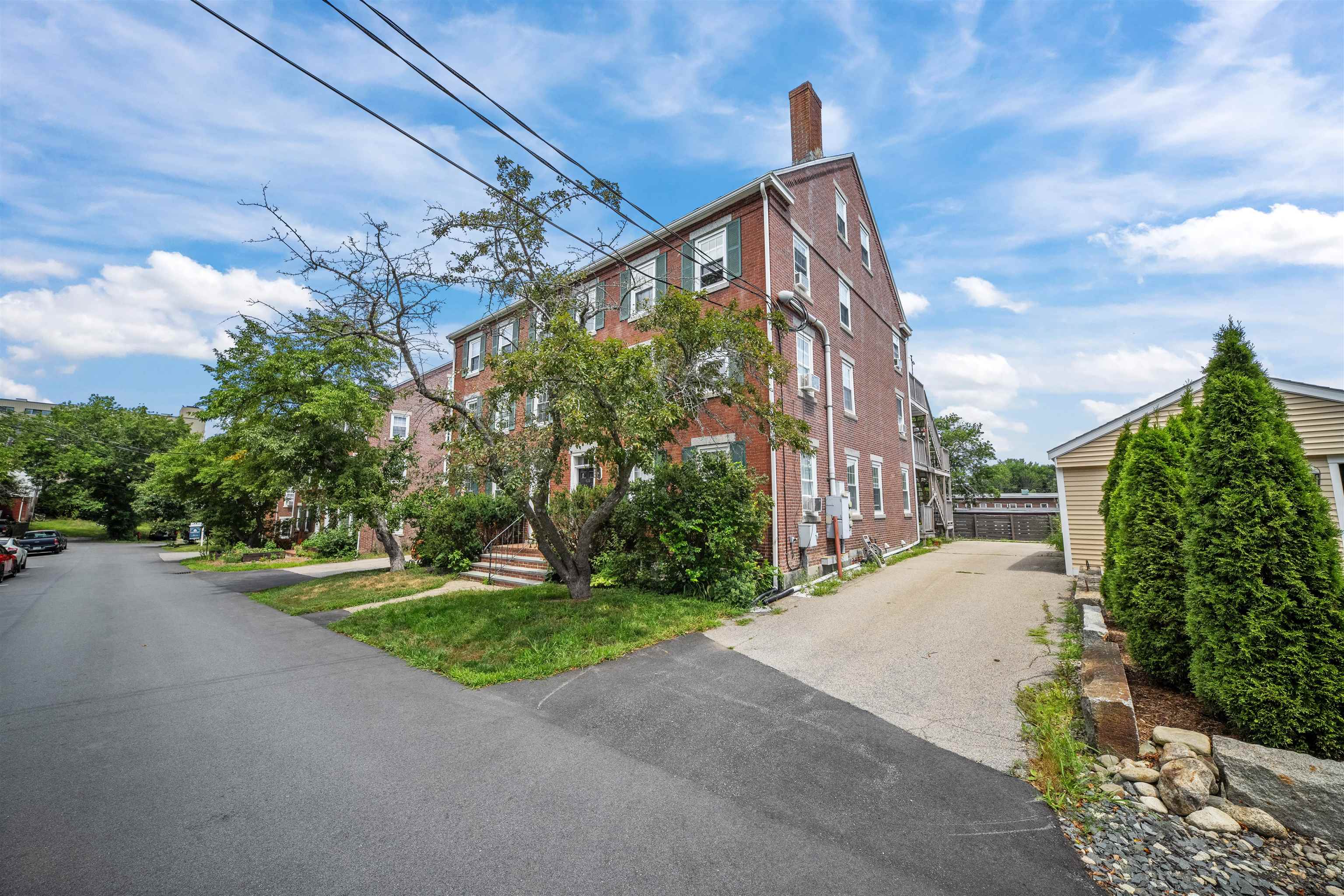 426 Second St #1, Rollinsford, NH 03869