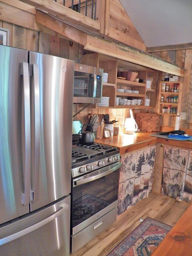 116 Beaver Lake Dr, Stoddard, NH 03464