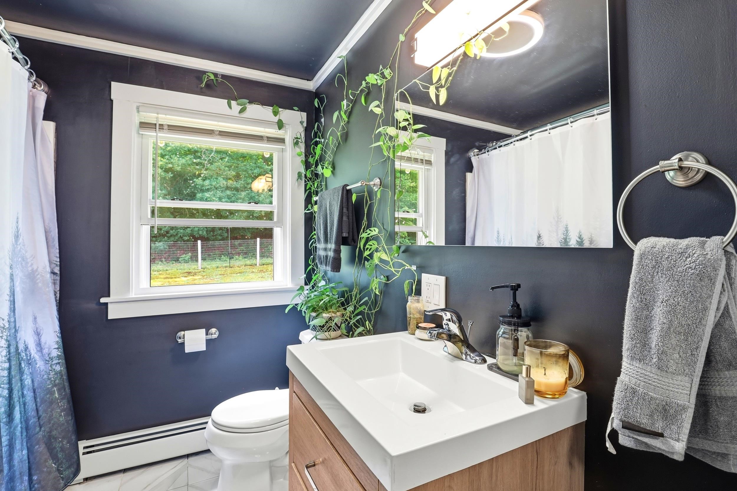 180 Hill Rd, Franklin, NH 03235