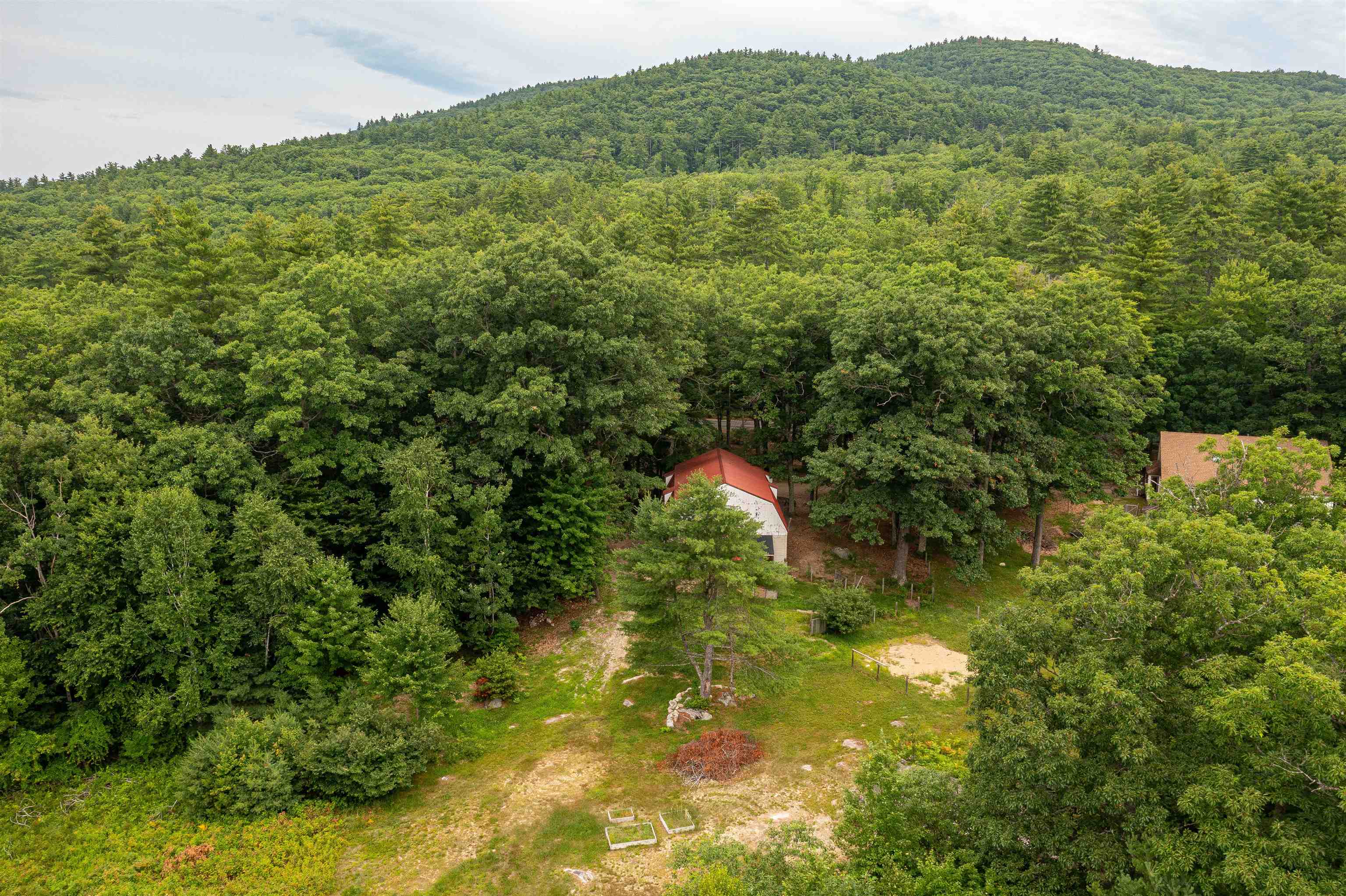 82 Champion Hill Rd, Effingham, NH 03882