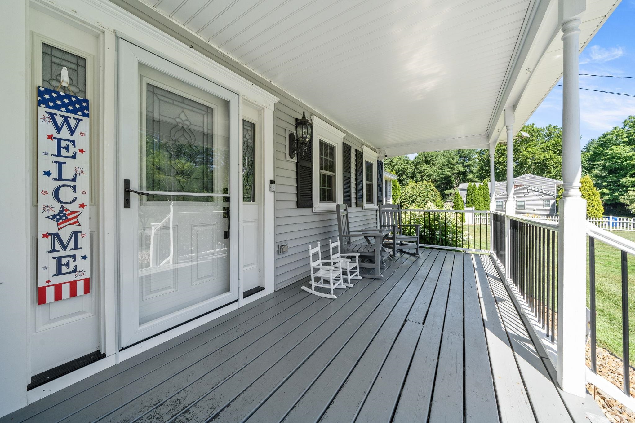 8 Forest St, Londonderry, NH 03053