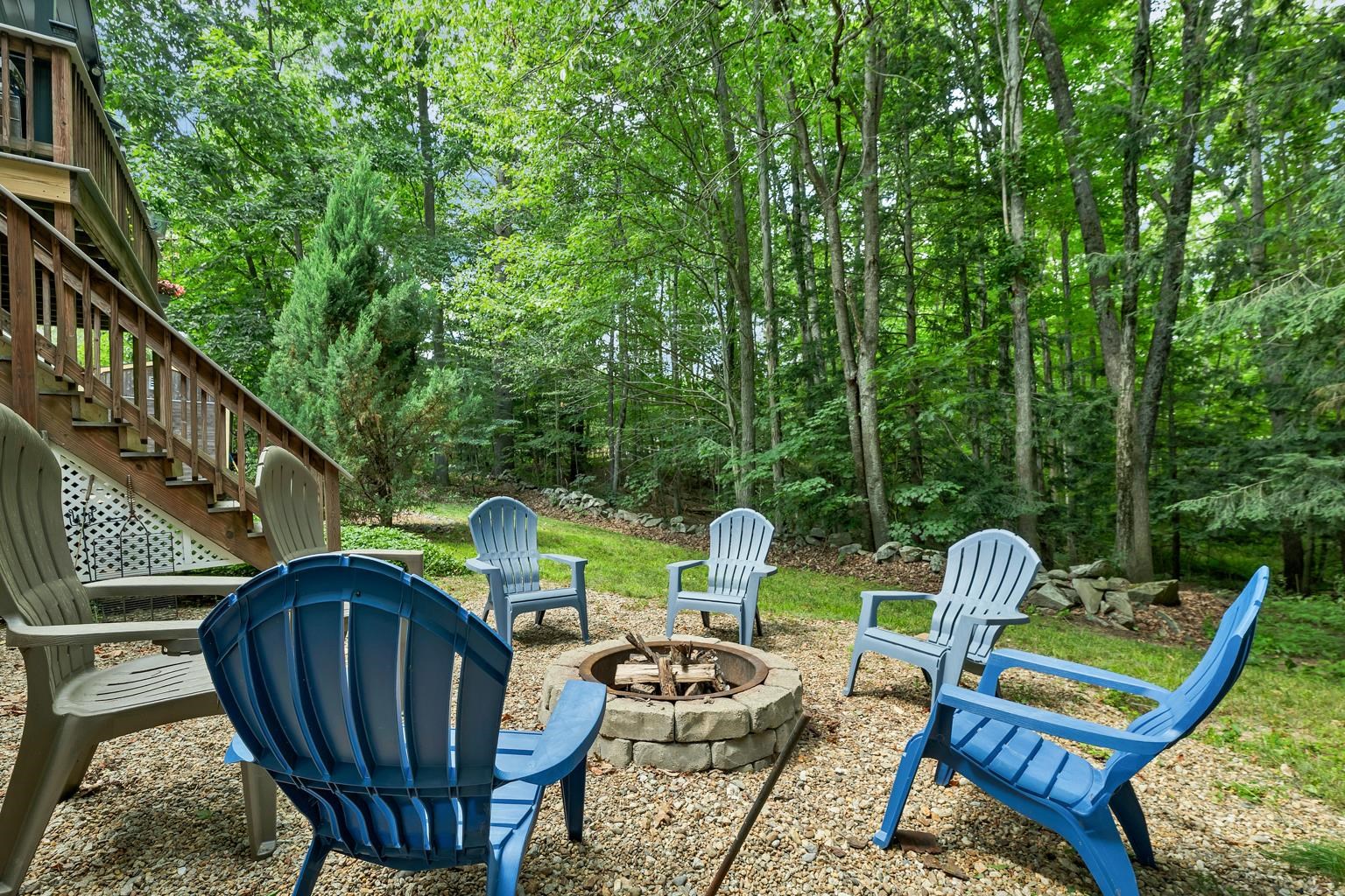 13 Durell Dr, Newmarket, NH 03857