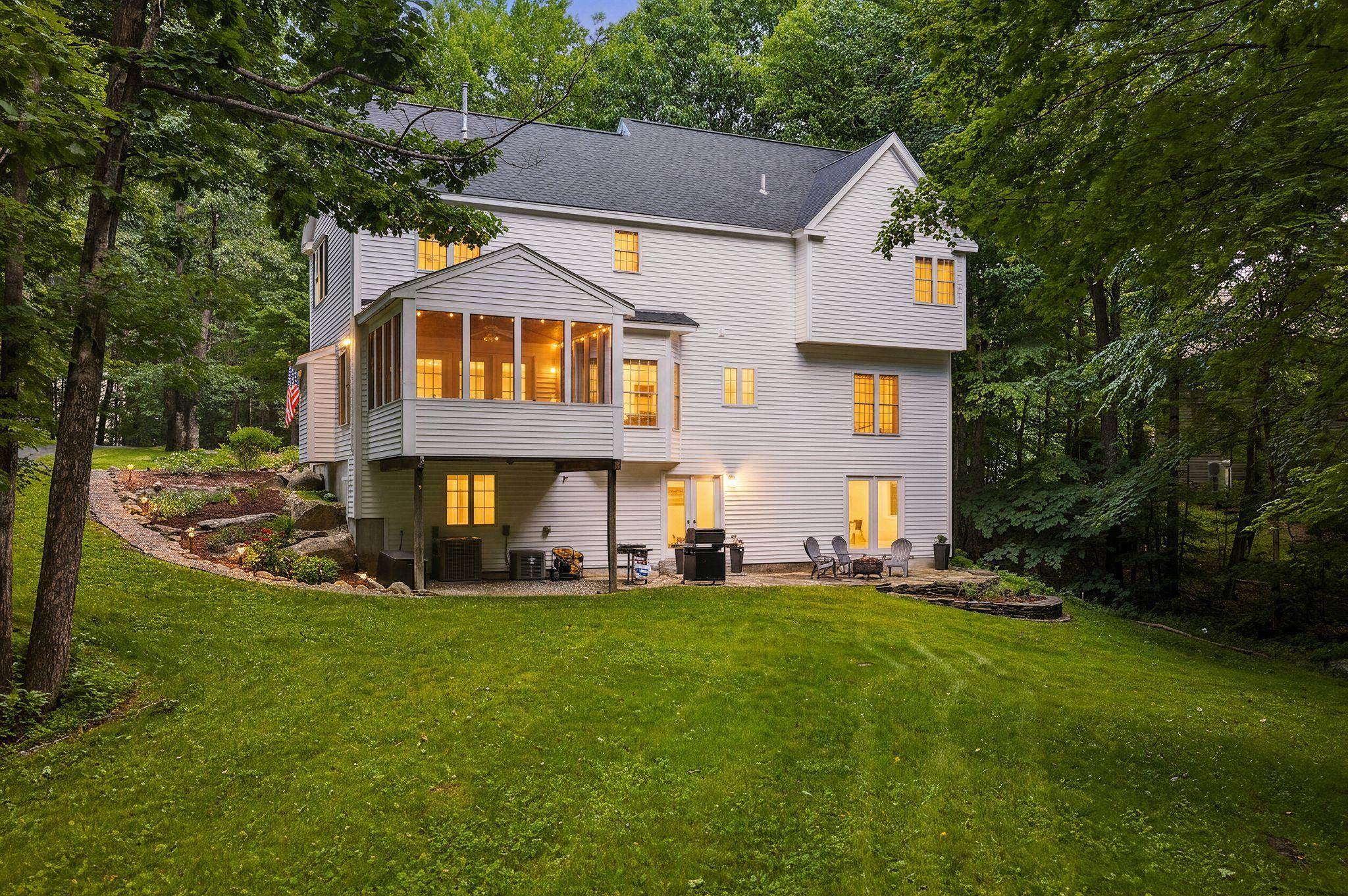 14 Whittier Dr, Bow, NH 03304