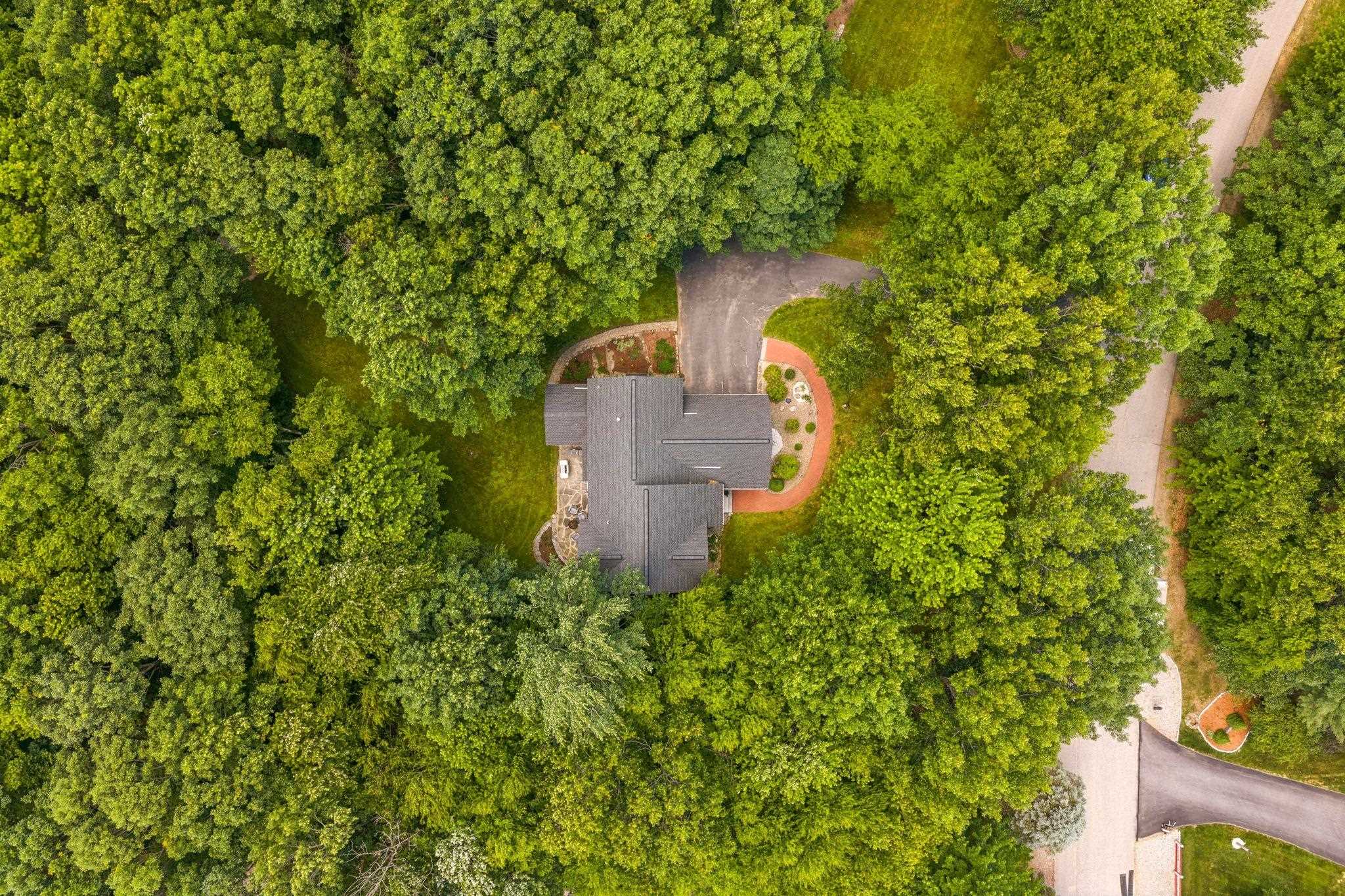 14 Whittier Dr, Bow, NH 03304