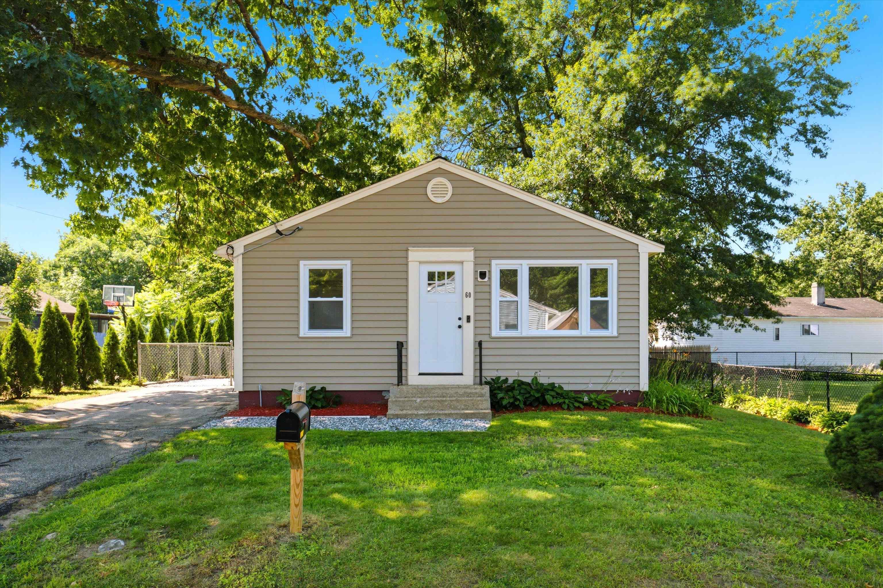 60 W Elmwood Ave, Manchester, NH 03103