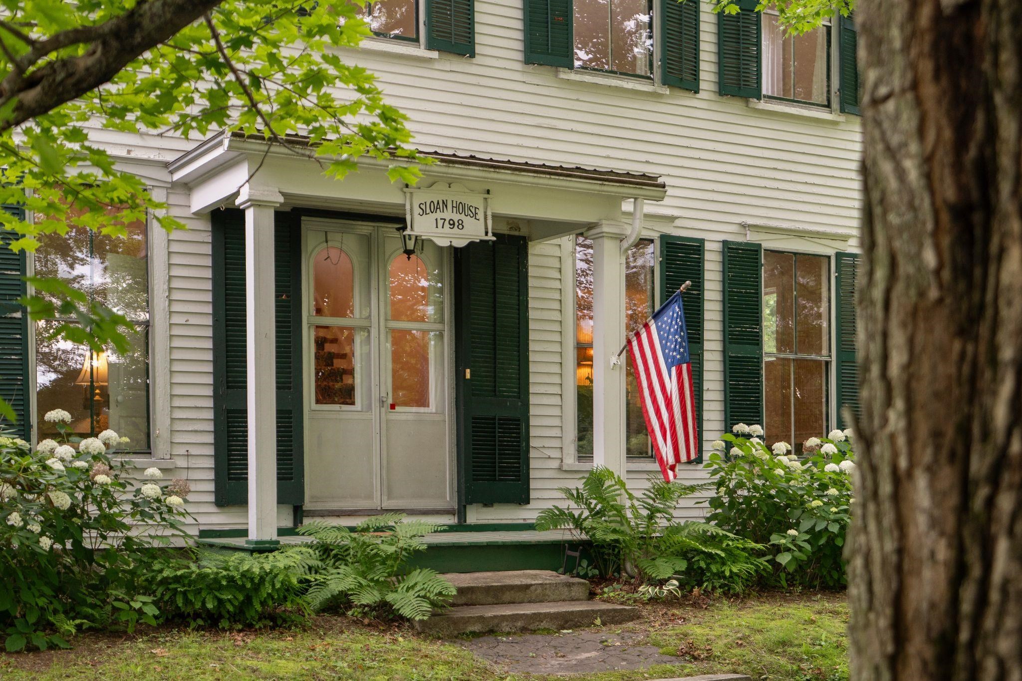 52 School St, Haverhill, NH 03765