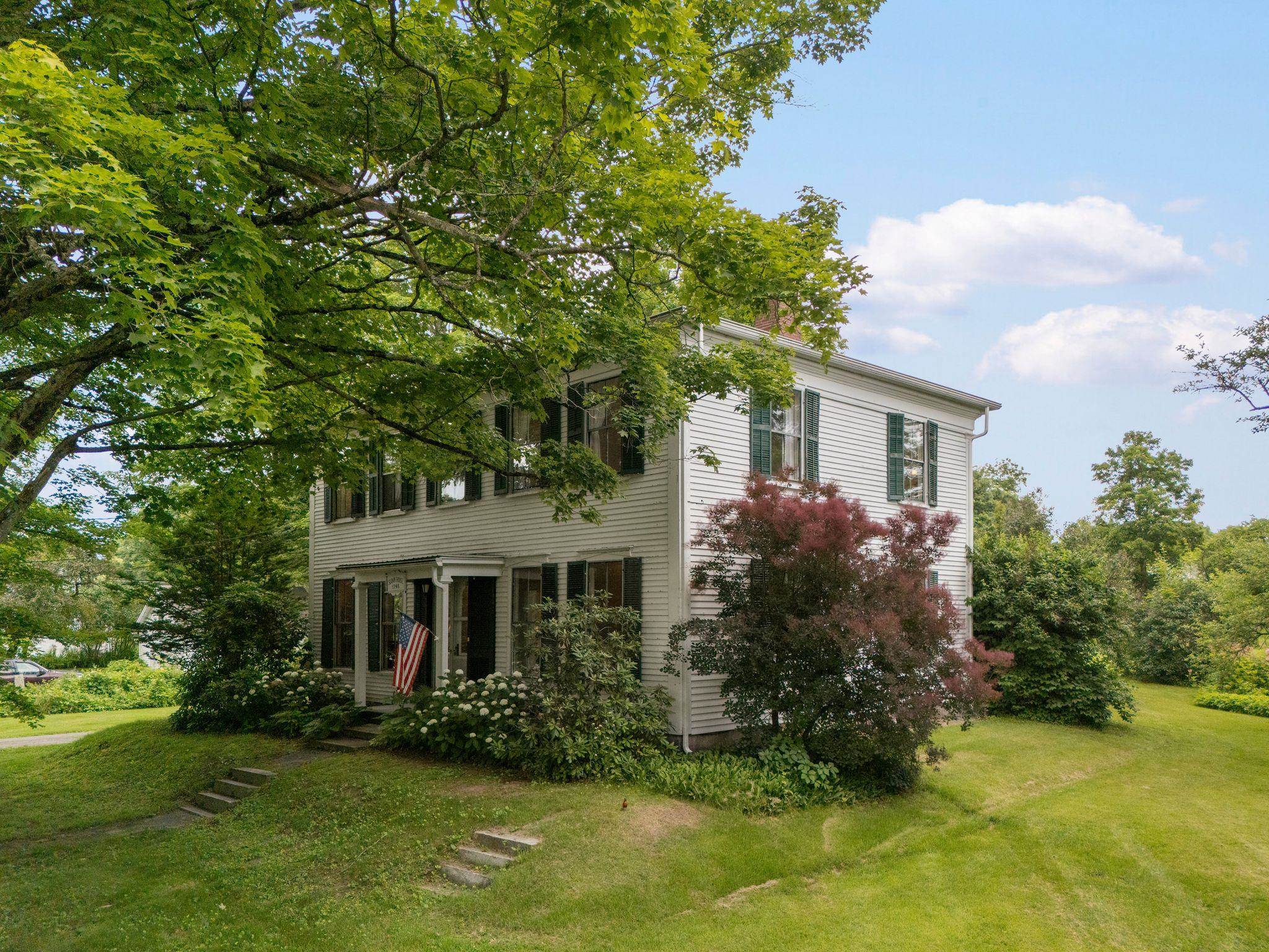 52 School St, Haverhill, NH 03765