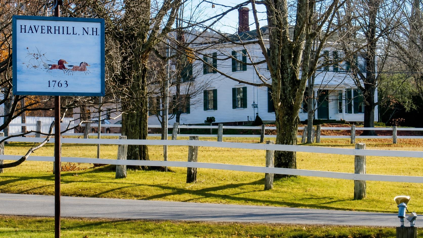 52 School St, Haverhill, NH 03765