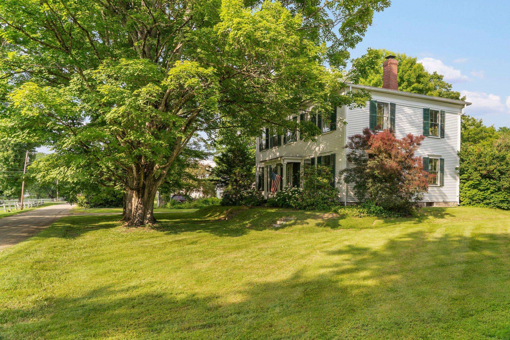 52 School St, Haverhill, NH 03765