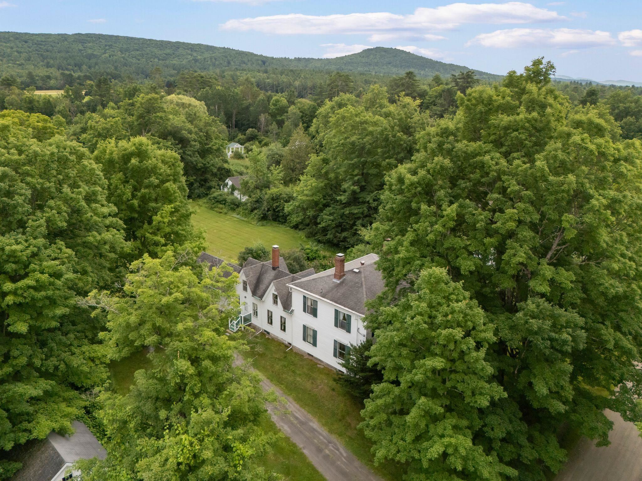 52 School St, Haverhill, NH 03765