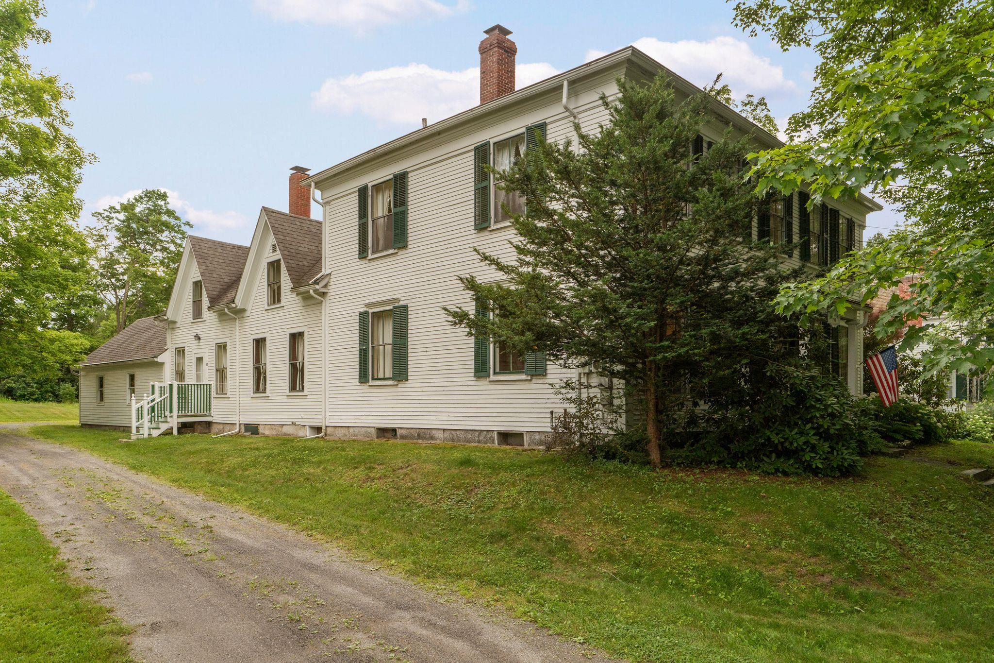 52 School St, Haverhill, NH 03765