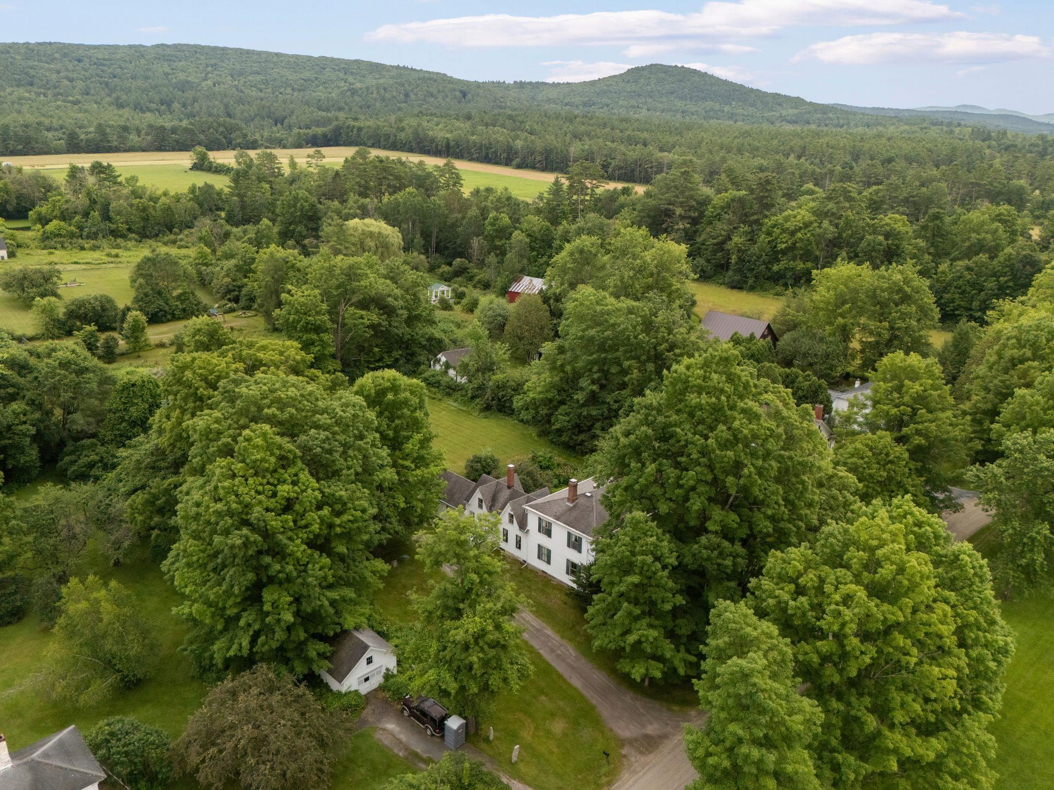 52 School St, Haverhill, NH 03765