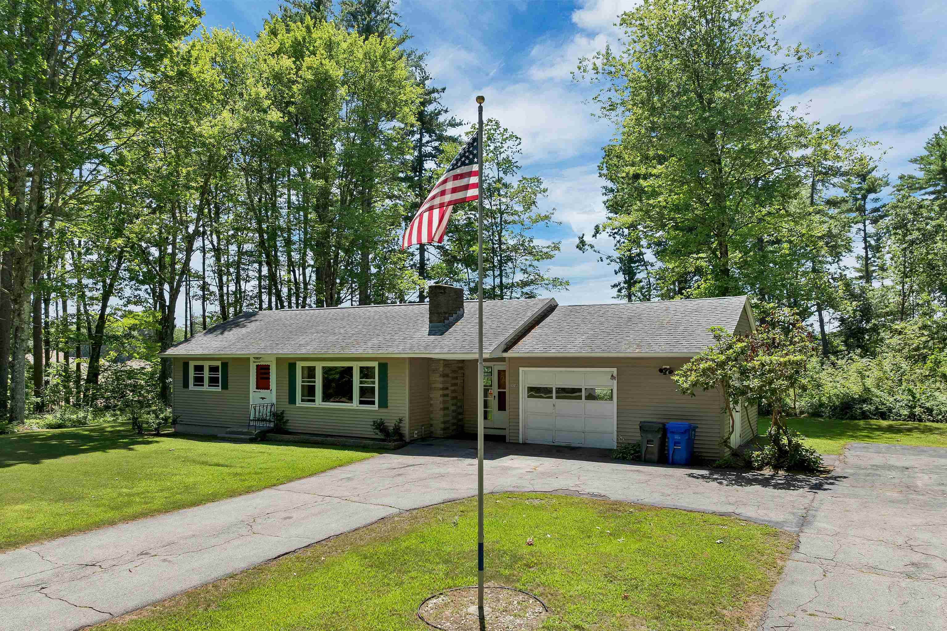108 River Rd, Bow, NH 03304
