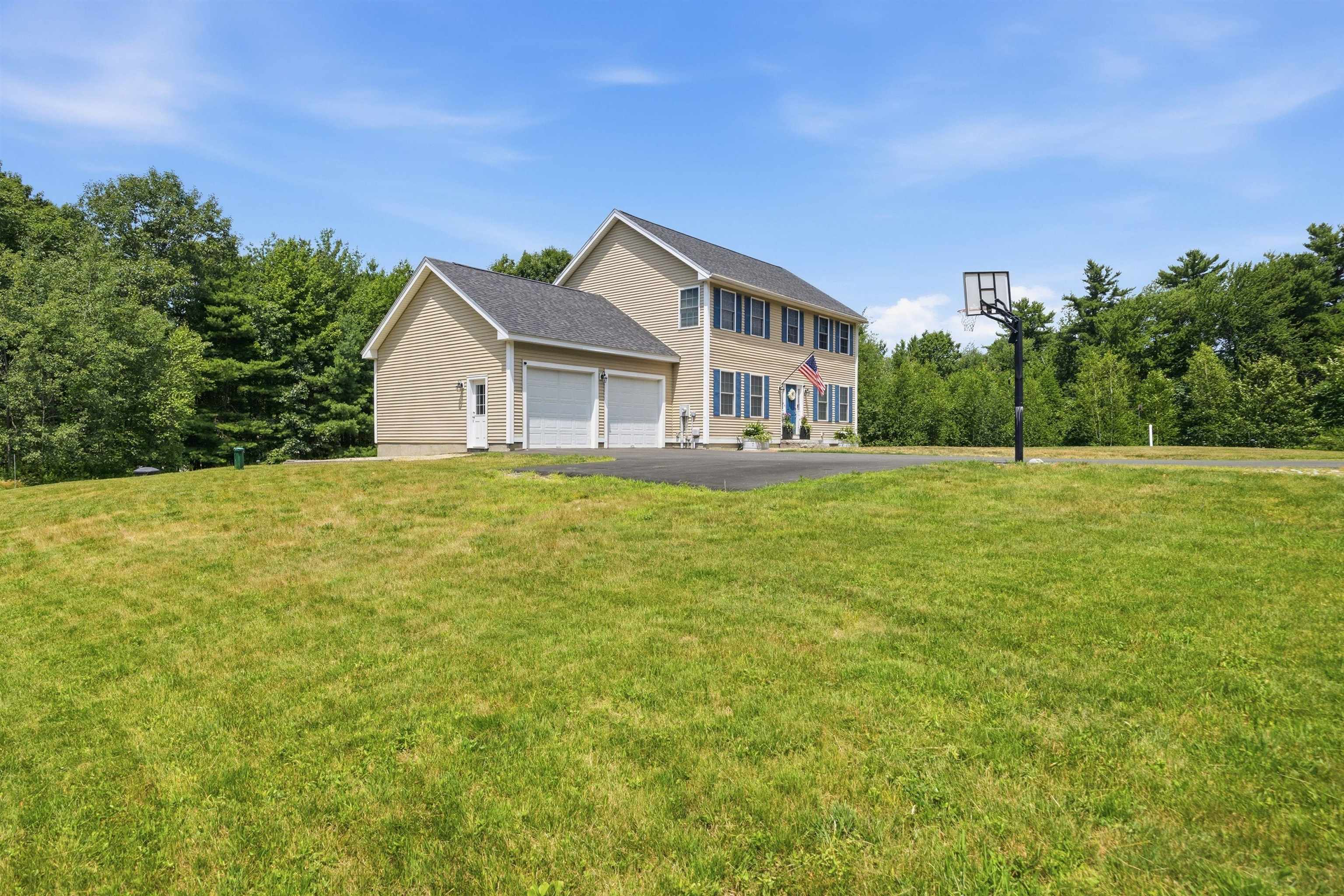 34 Dunbarton Center Rd, Bow, NH 03304