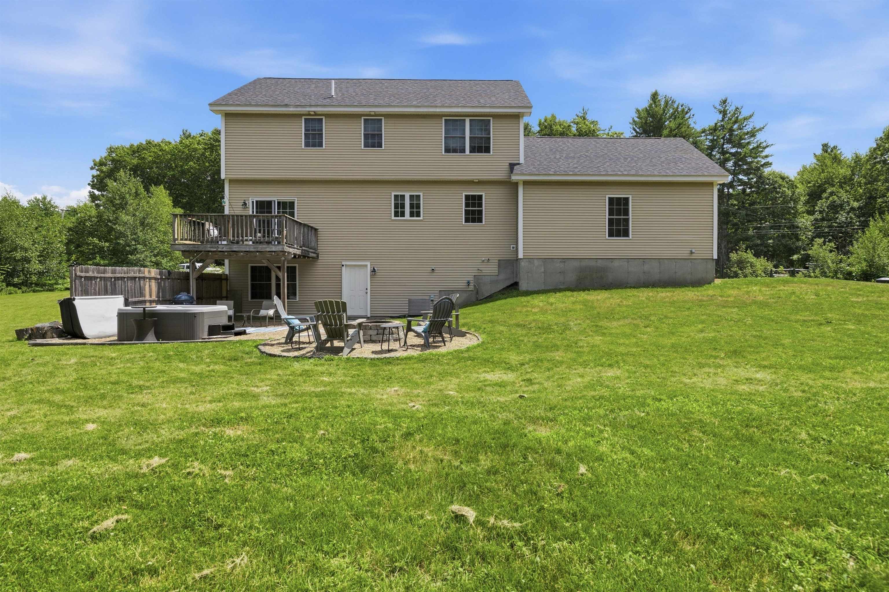 34 Dunbarton Center Rd, Bow, NH 03304