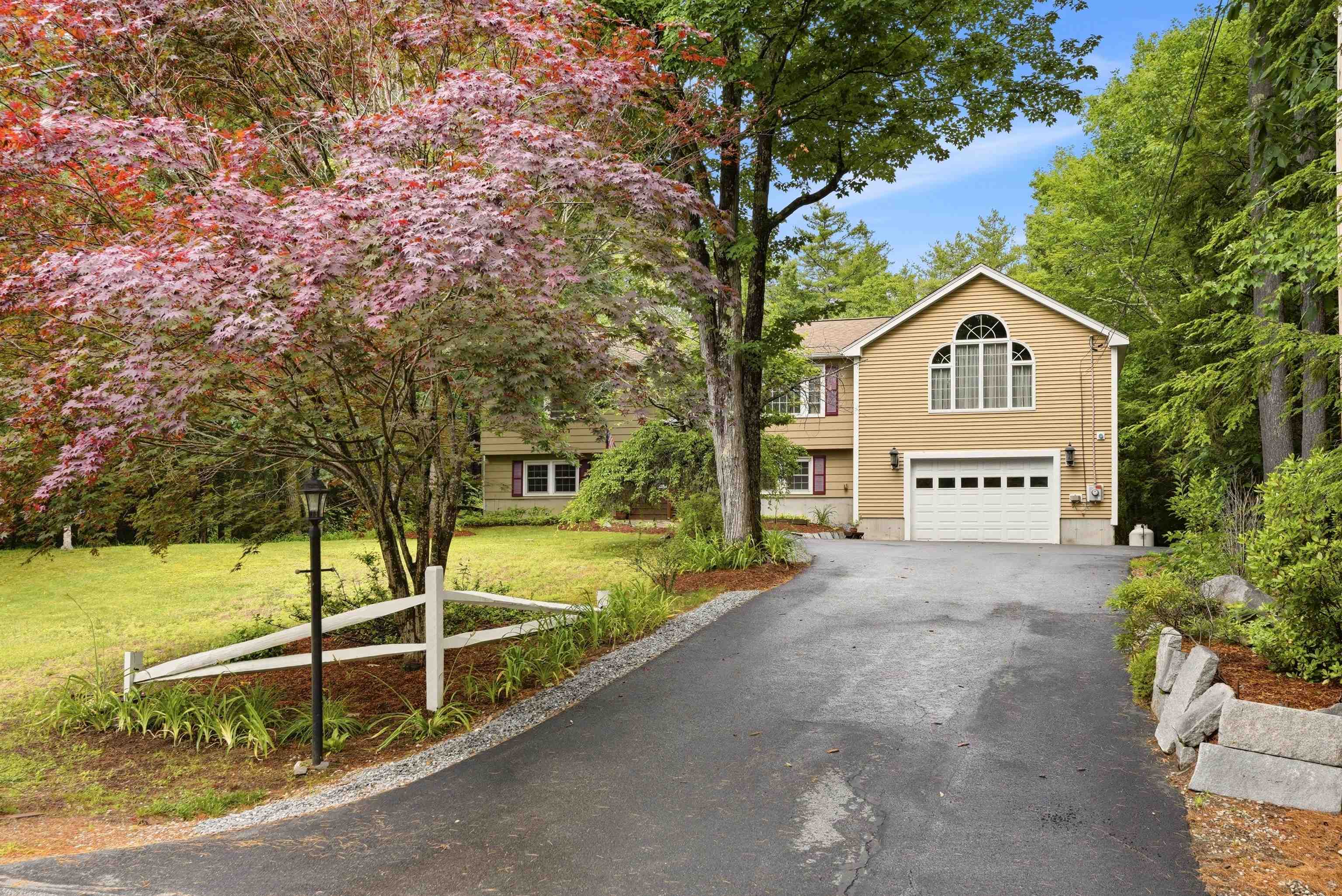 6 Birch Ct, Raymond, NH 03077