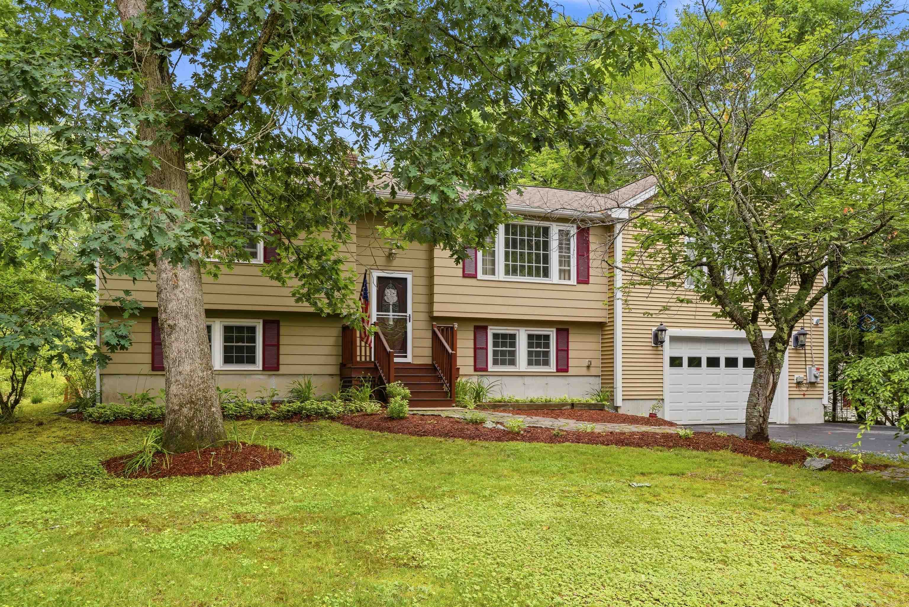 6 Birch Ct, Raymond, NH 03077