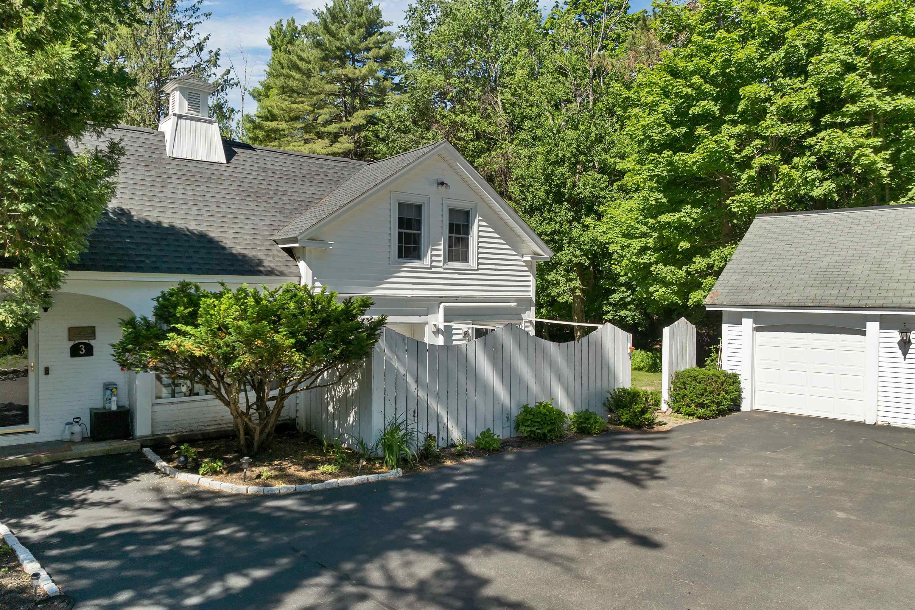 4 Farmhouse Ln, Wolfeboro, NH 03894