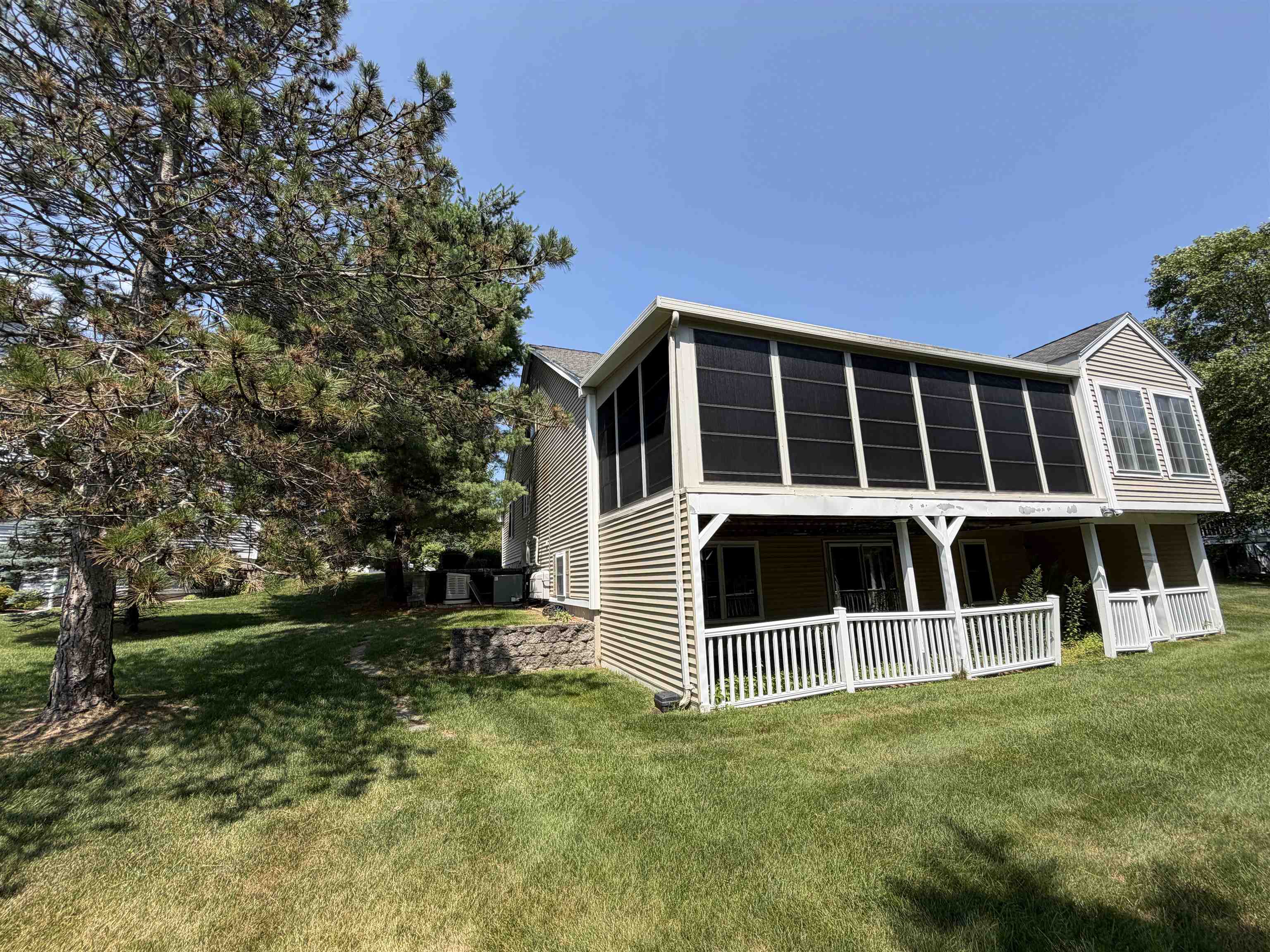 12 Twin Pond Cir, Exeter, NH 03833