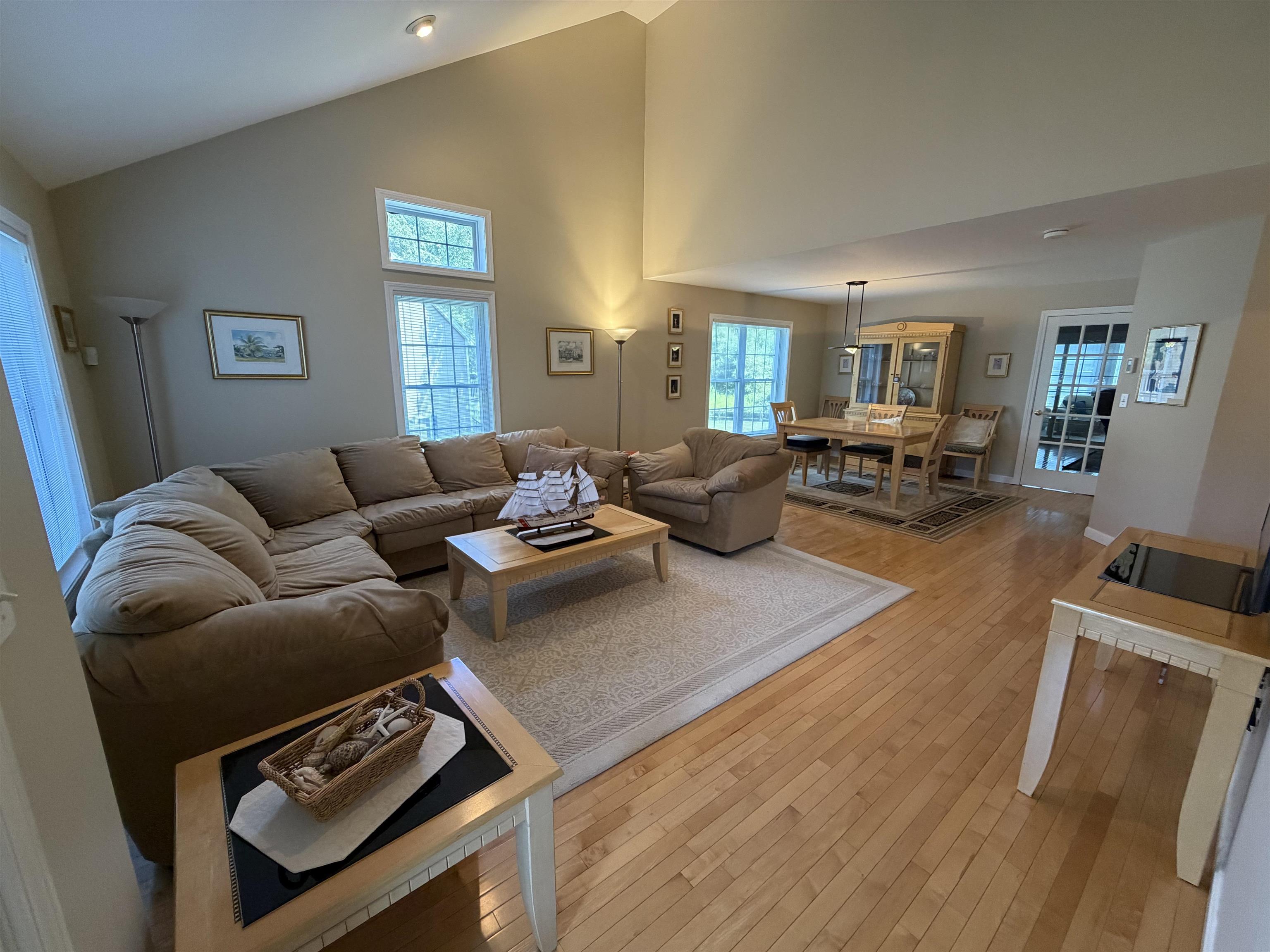 12 Twin Pond Cir, Exeter, NH 03833
