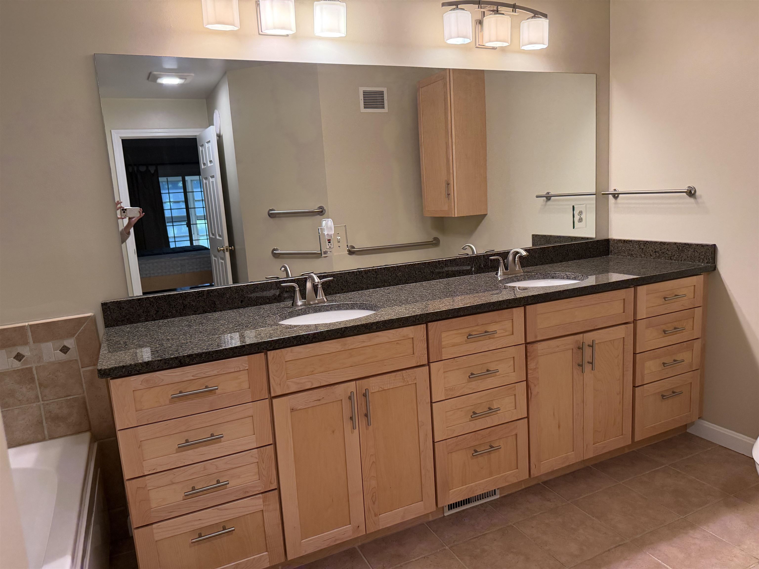 12 Twin Pond Cir, Exeter, NH 03833