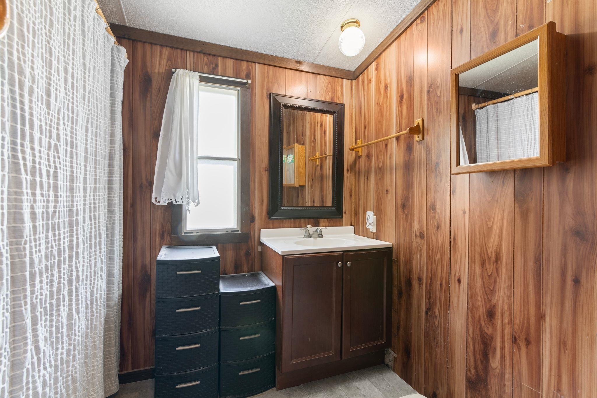 38 Pine St, Hinsdale, NH 03451