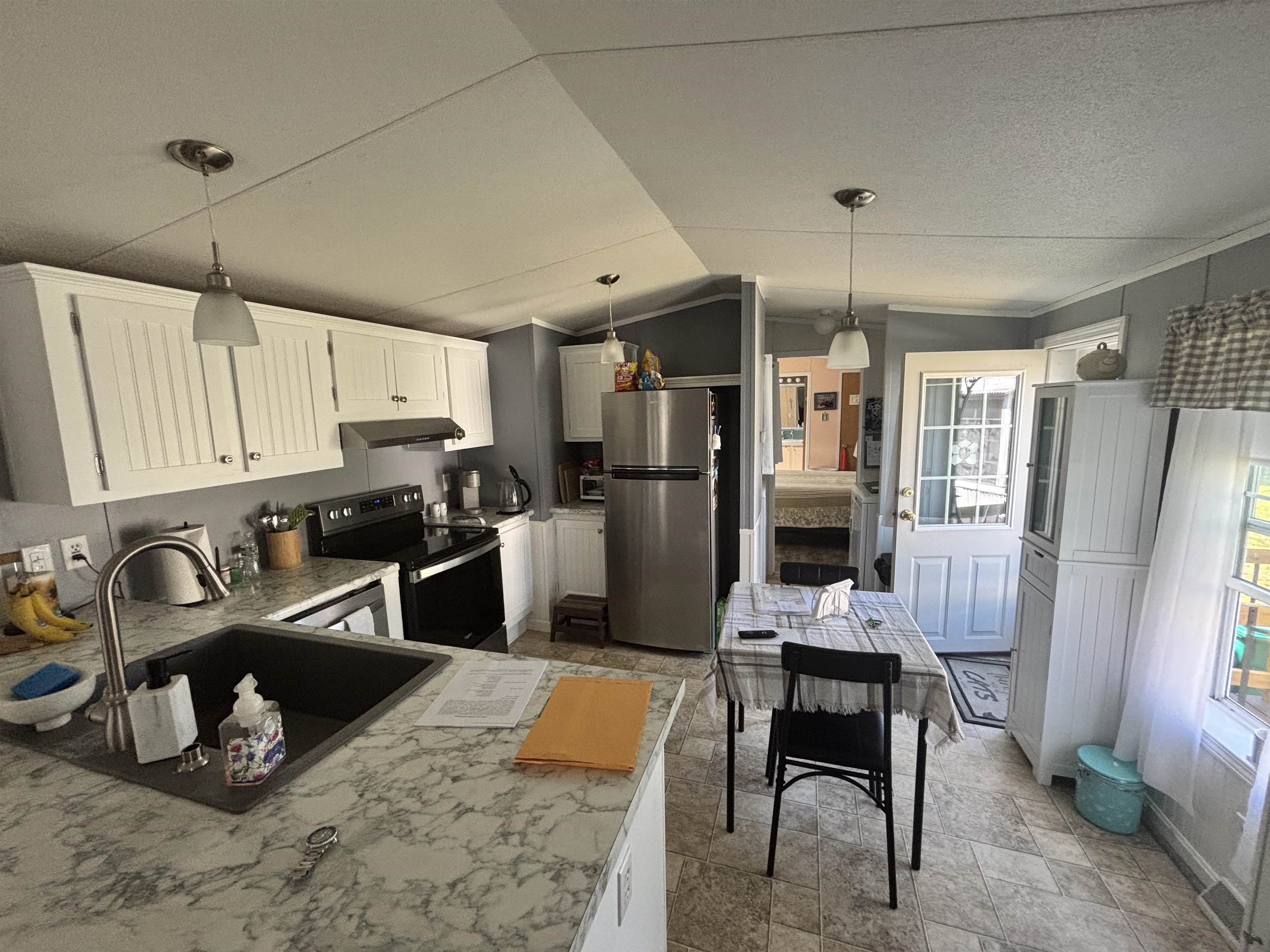 14 Chestnut Rd, North Hampton, NH 03862