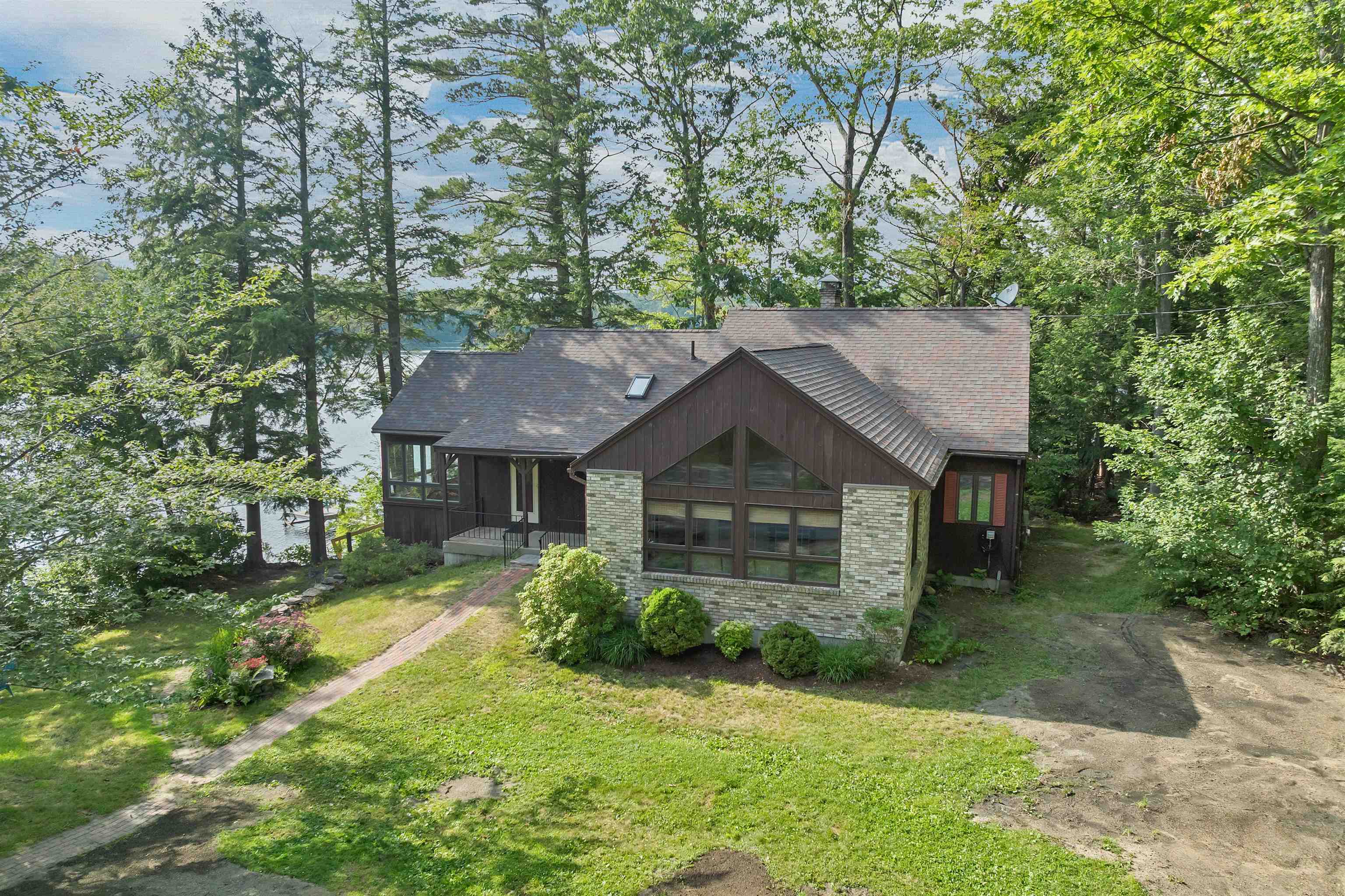 18 Hidden Valley Dr, Tuftonboro, NH 03816
