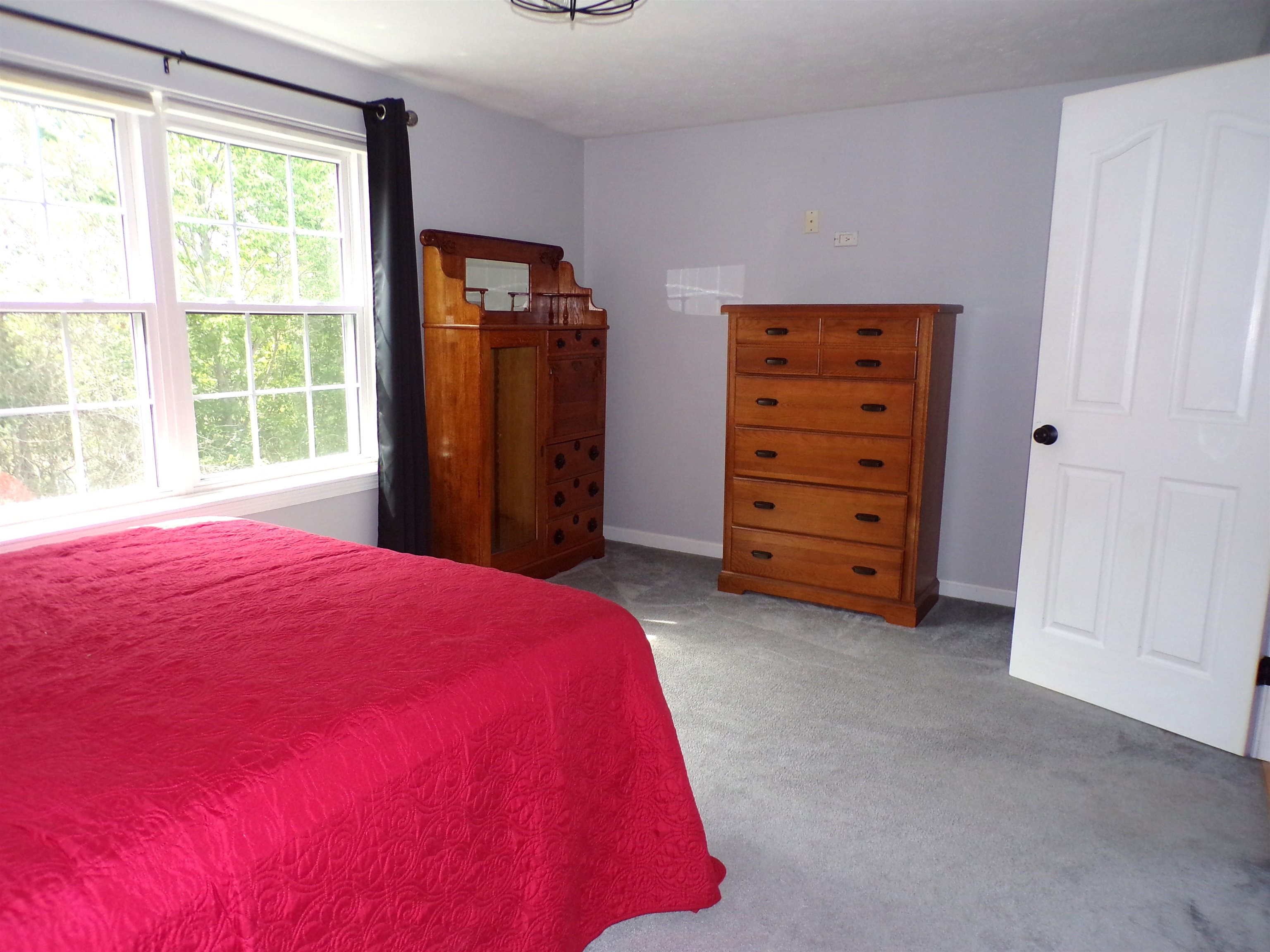 6 Pleasant St, Hooksett, NH 03106