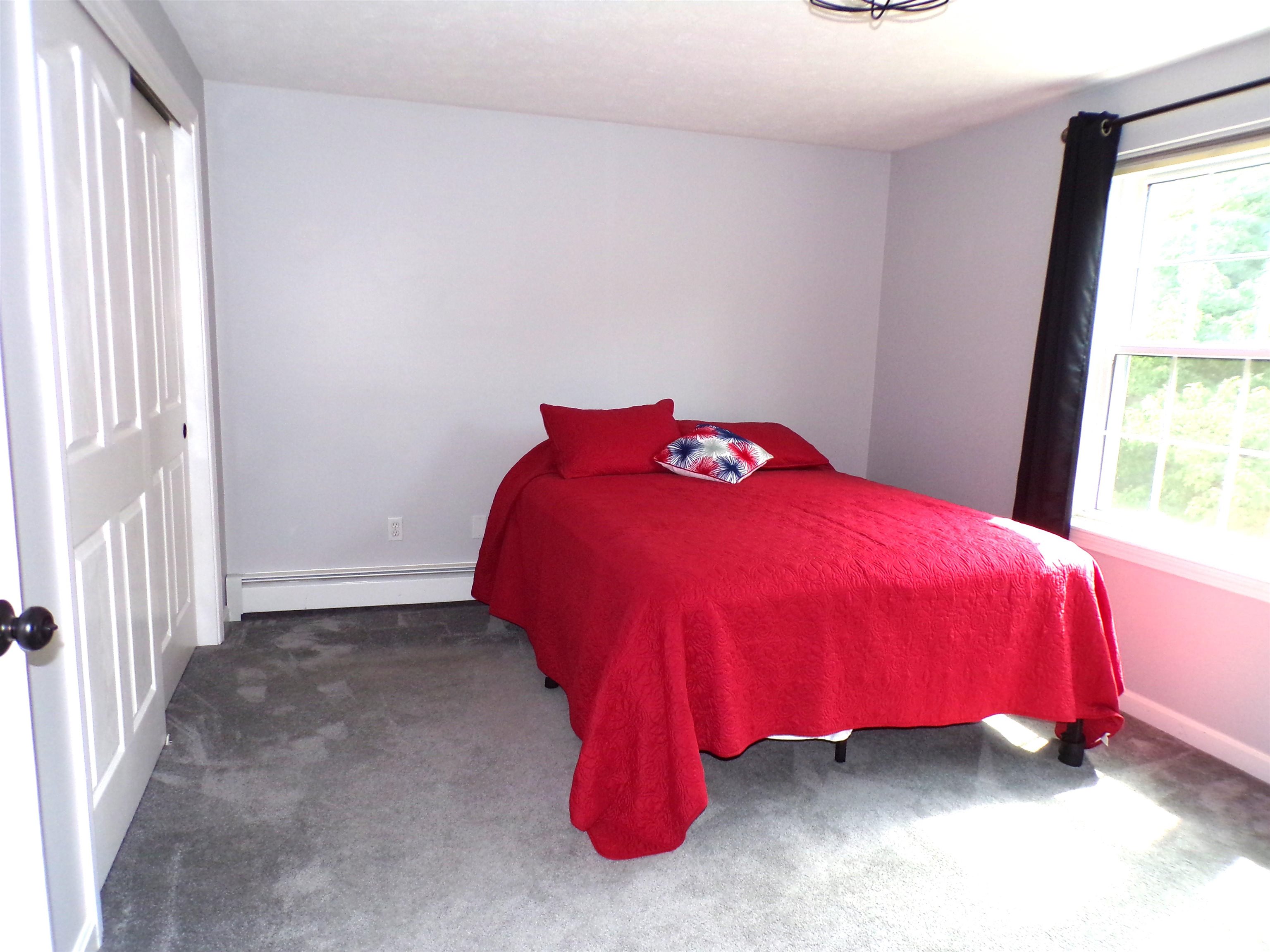 6 Pleasant St, Hooksett, NH 03106