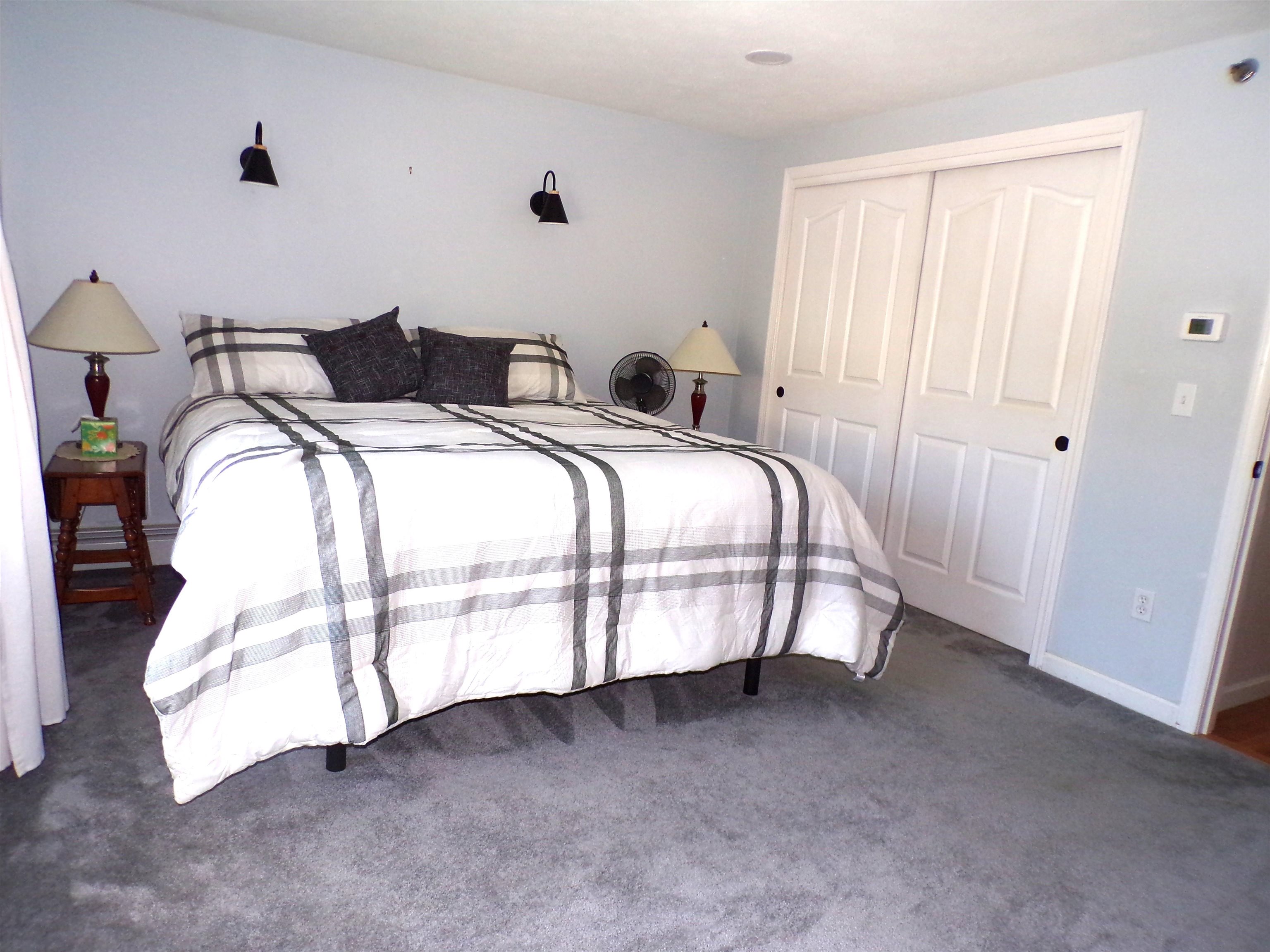 6 Pleasant St, Hooksett, NH 03106