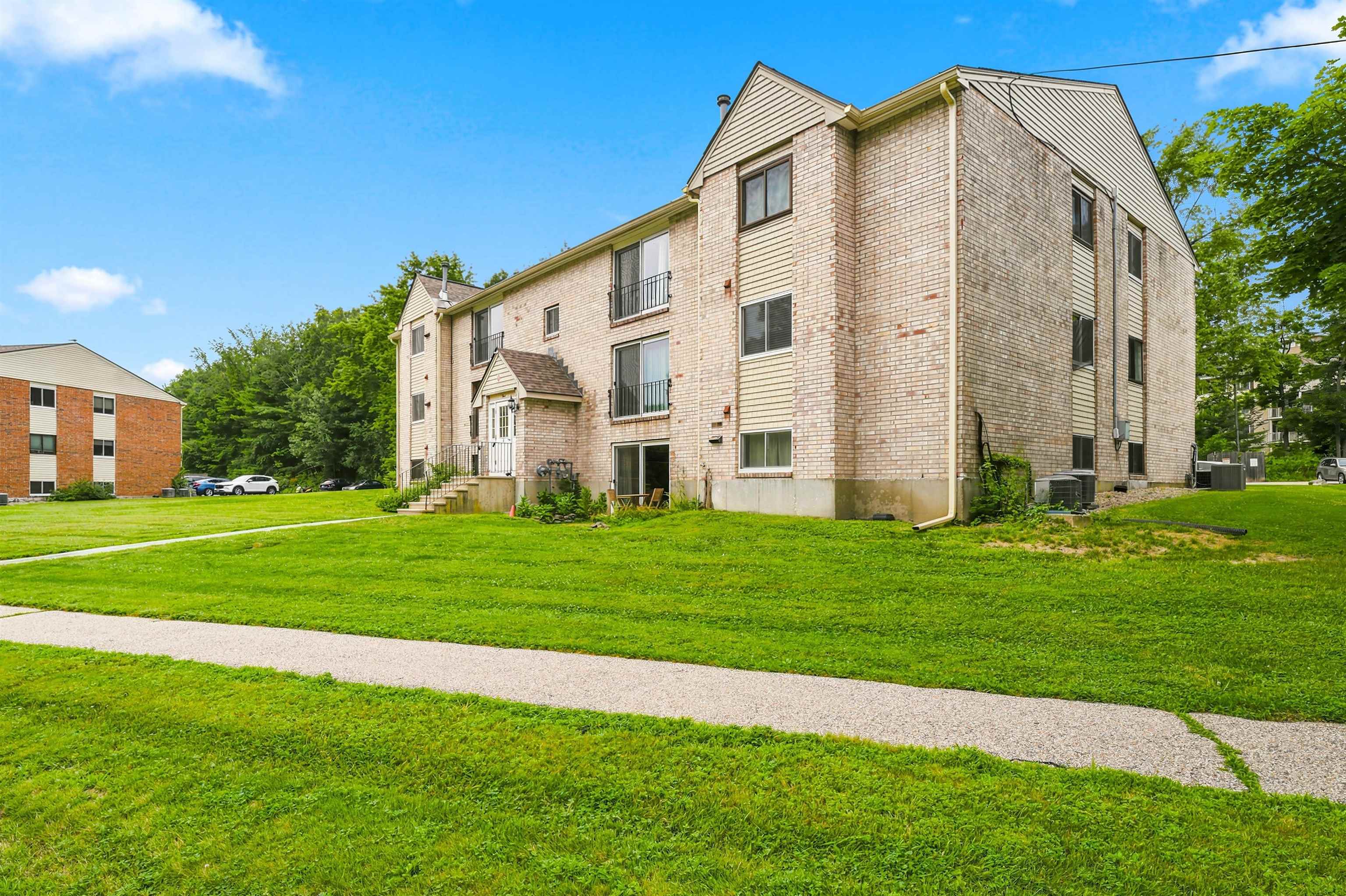 3 Brookside Dr #3 Dr, Exeter, NH 03833