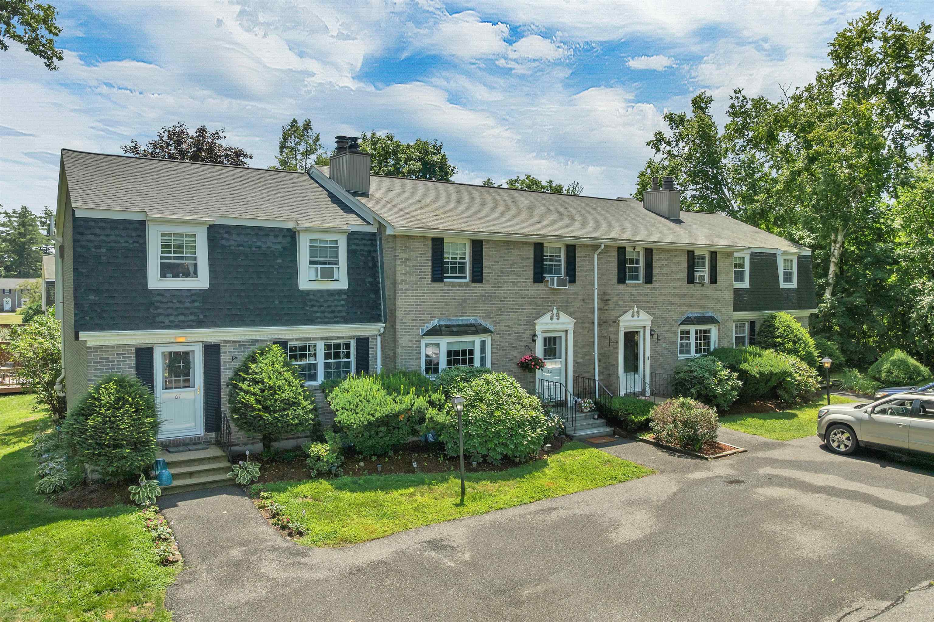 69 Fieldstone Dr, Londonderry, NH 03053