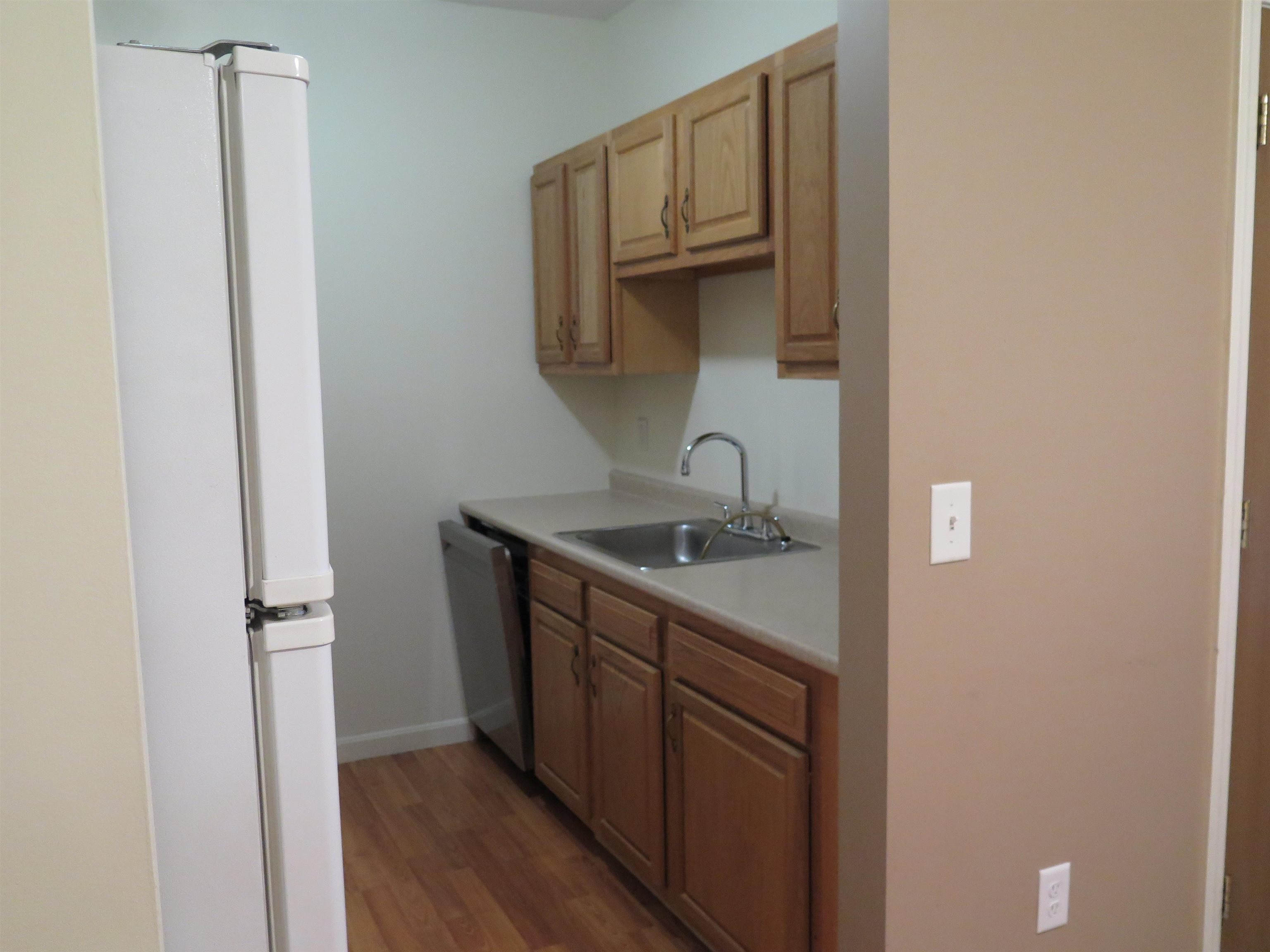 18 Harbor Ave #212, Nashua, NH 03060