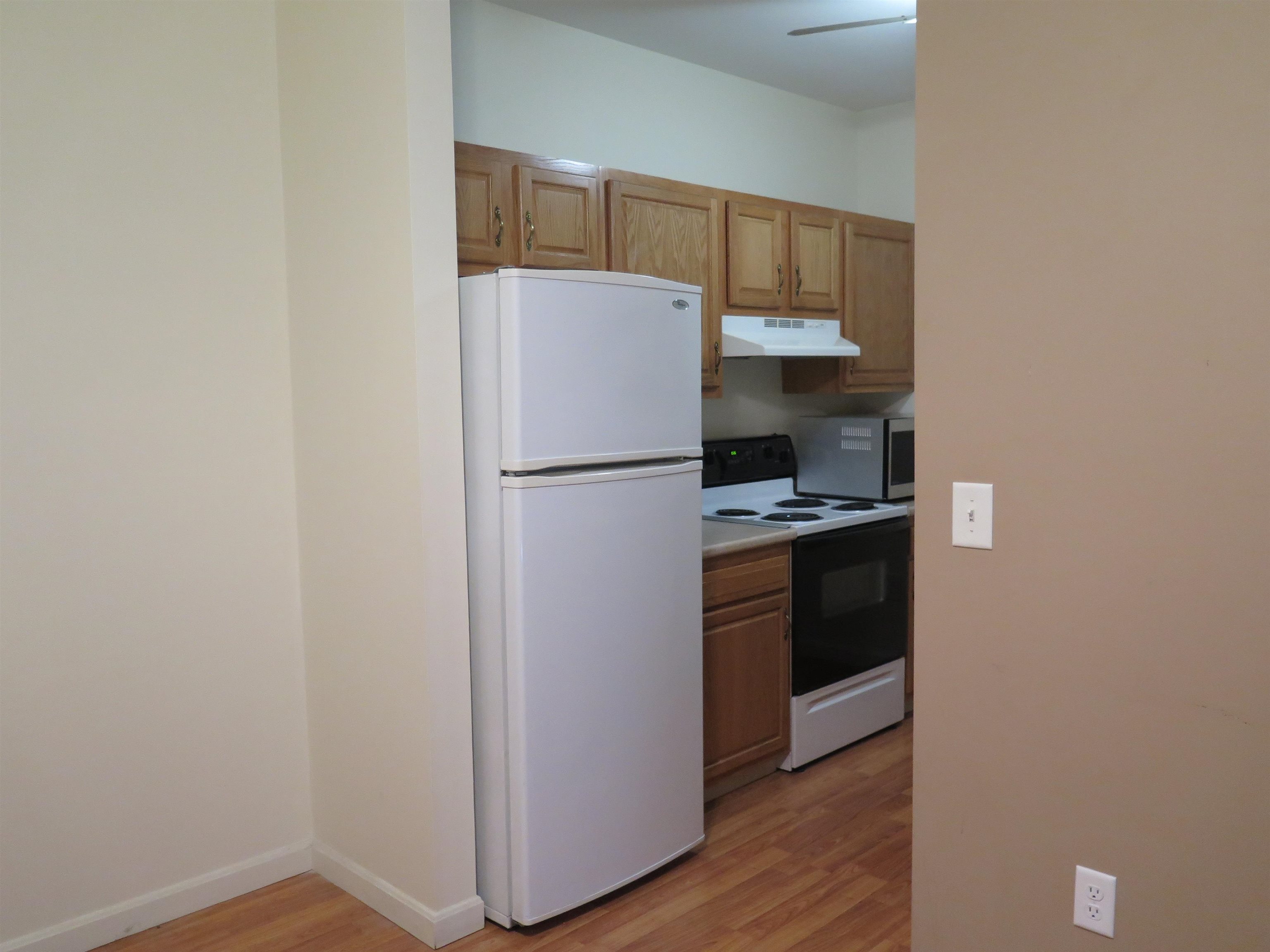 18 Harbor Ave #212, Nashua, NH 03060