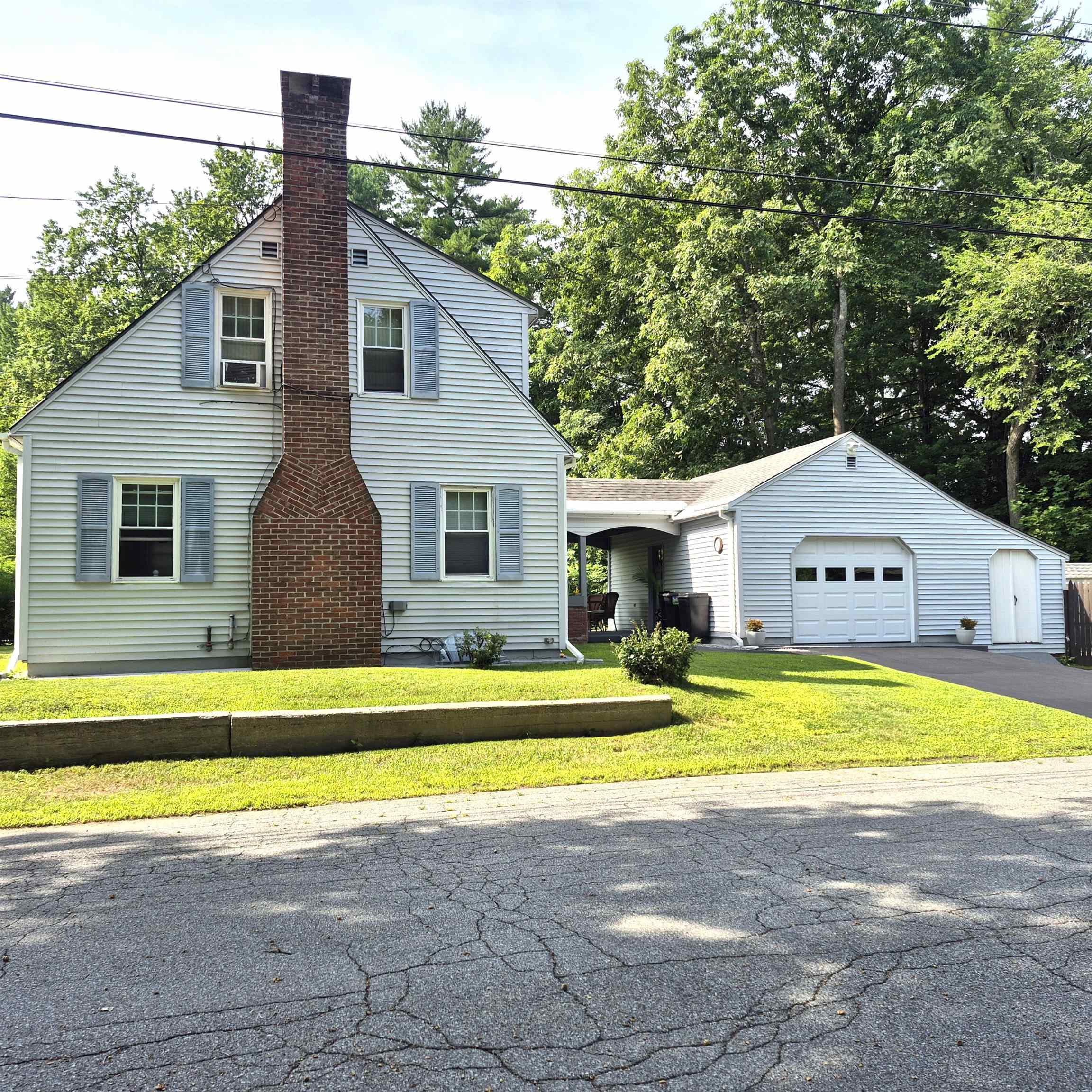 20 Bay Street, Claremont, NH photo 4