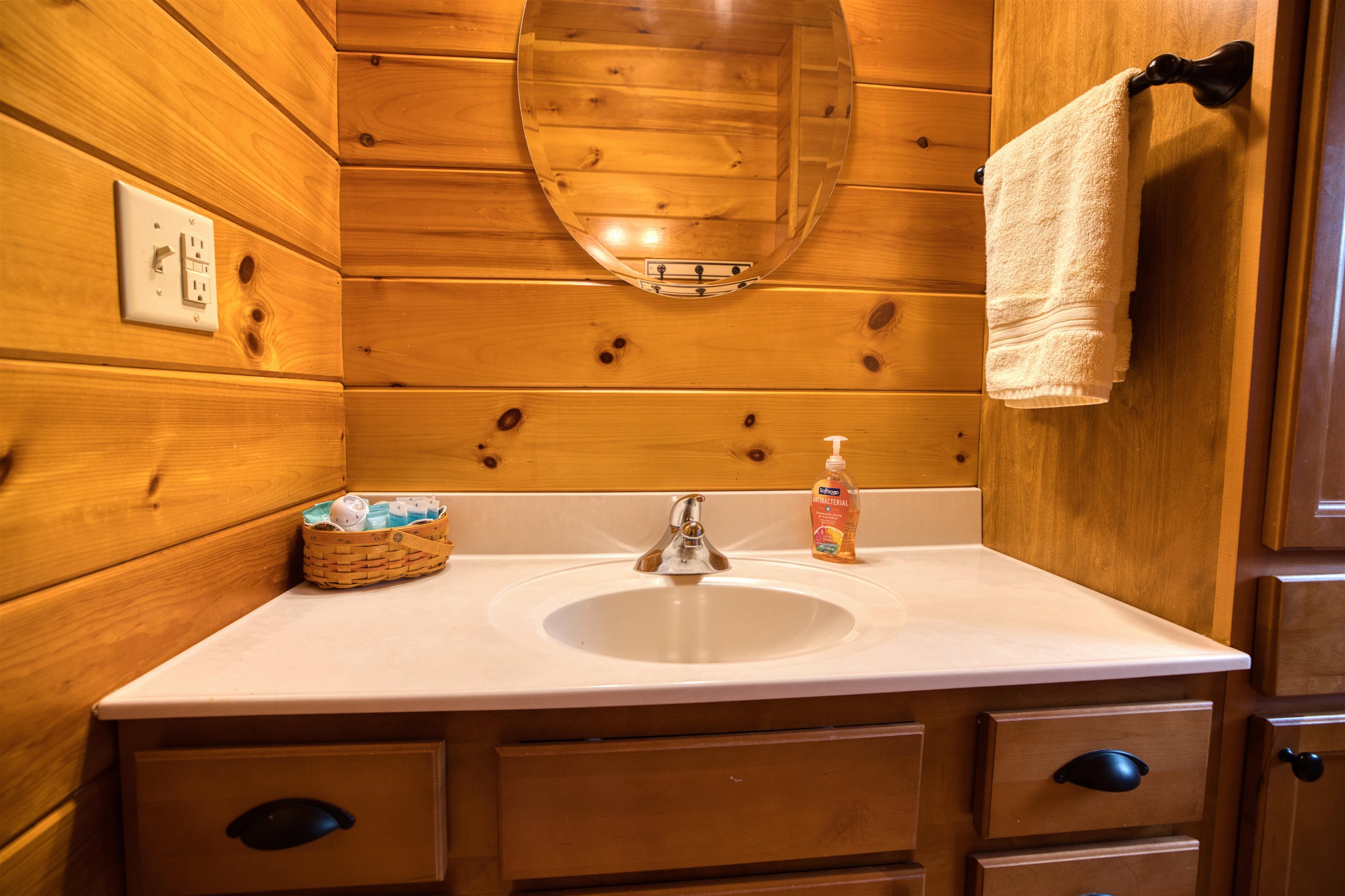 30 Danville Rd, Ossipee, NH 03814