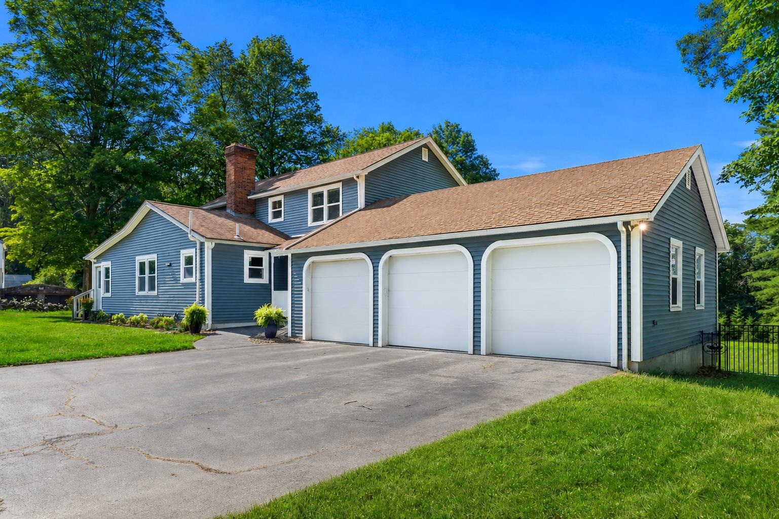 29 Harris Rd, Windham, NH 03087