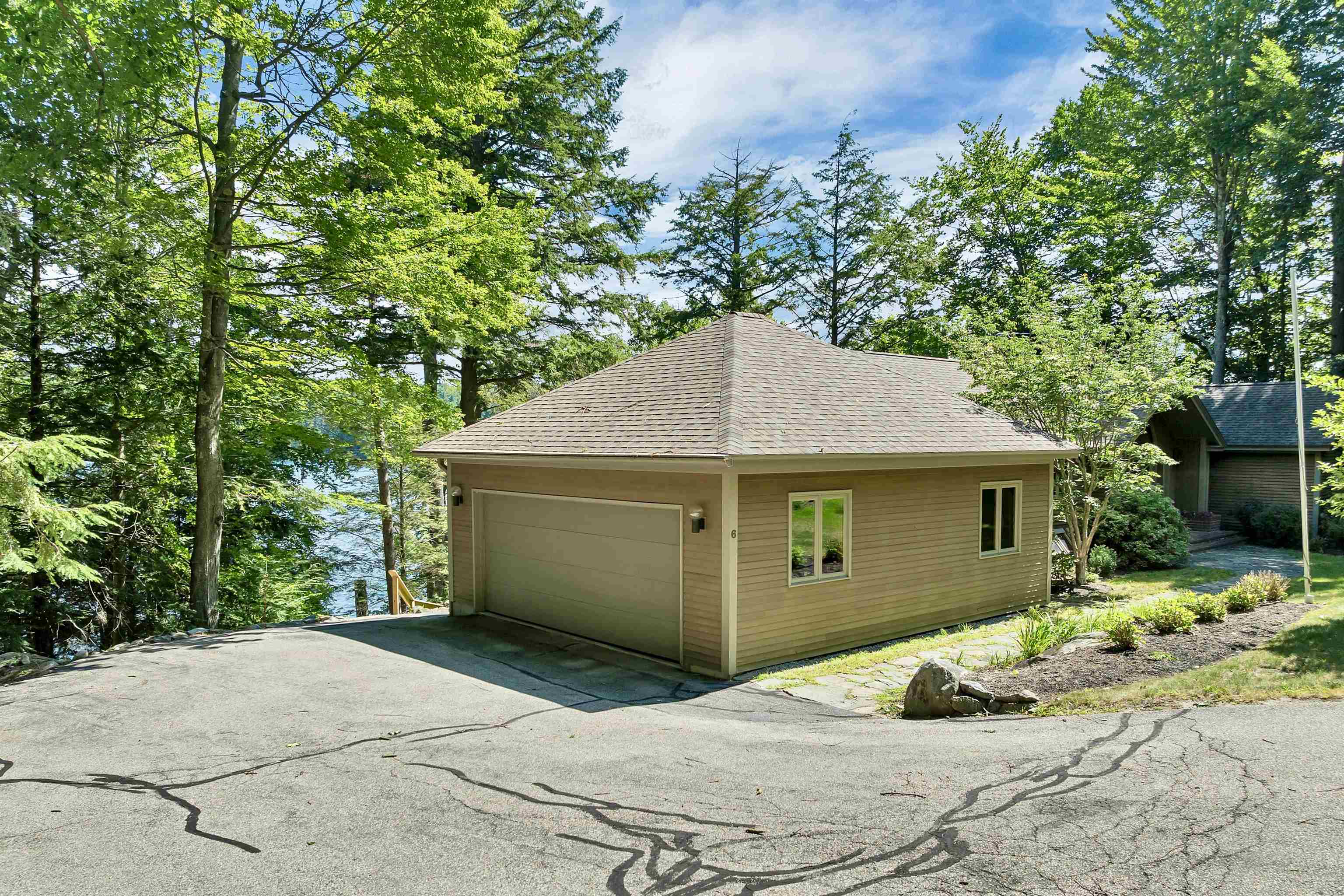 6 Wyanoke Gate Ln, Wolfeboro, NH 03894