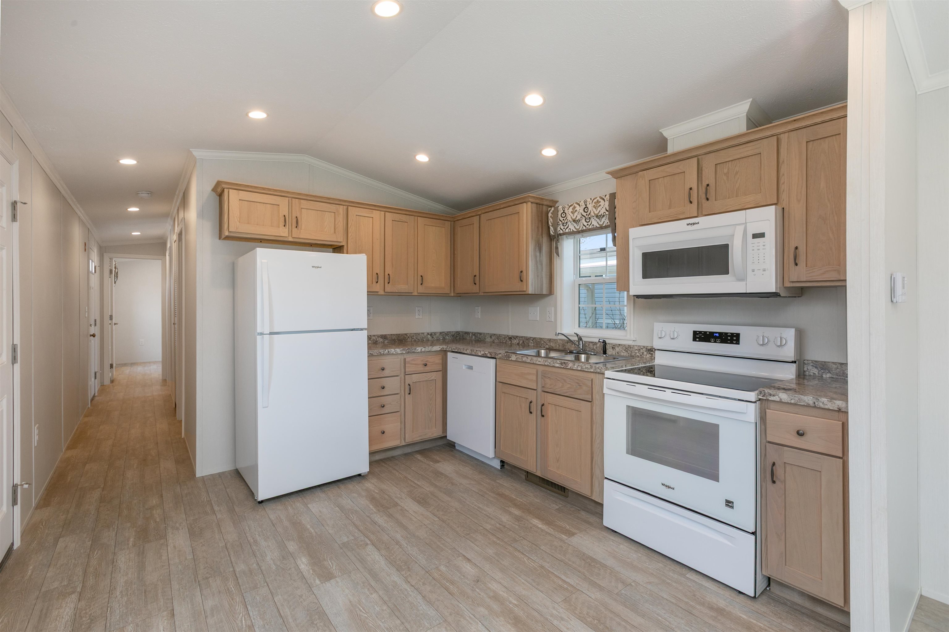 53 Brookwood Dr, Salem, NH 03079