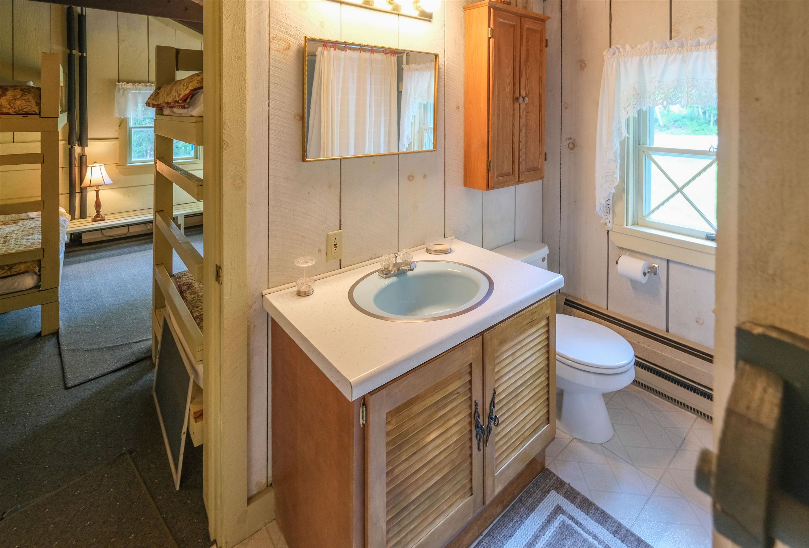 Full bathroom 25791358