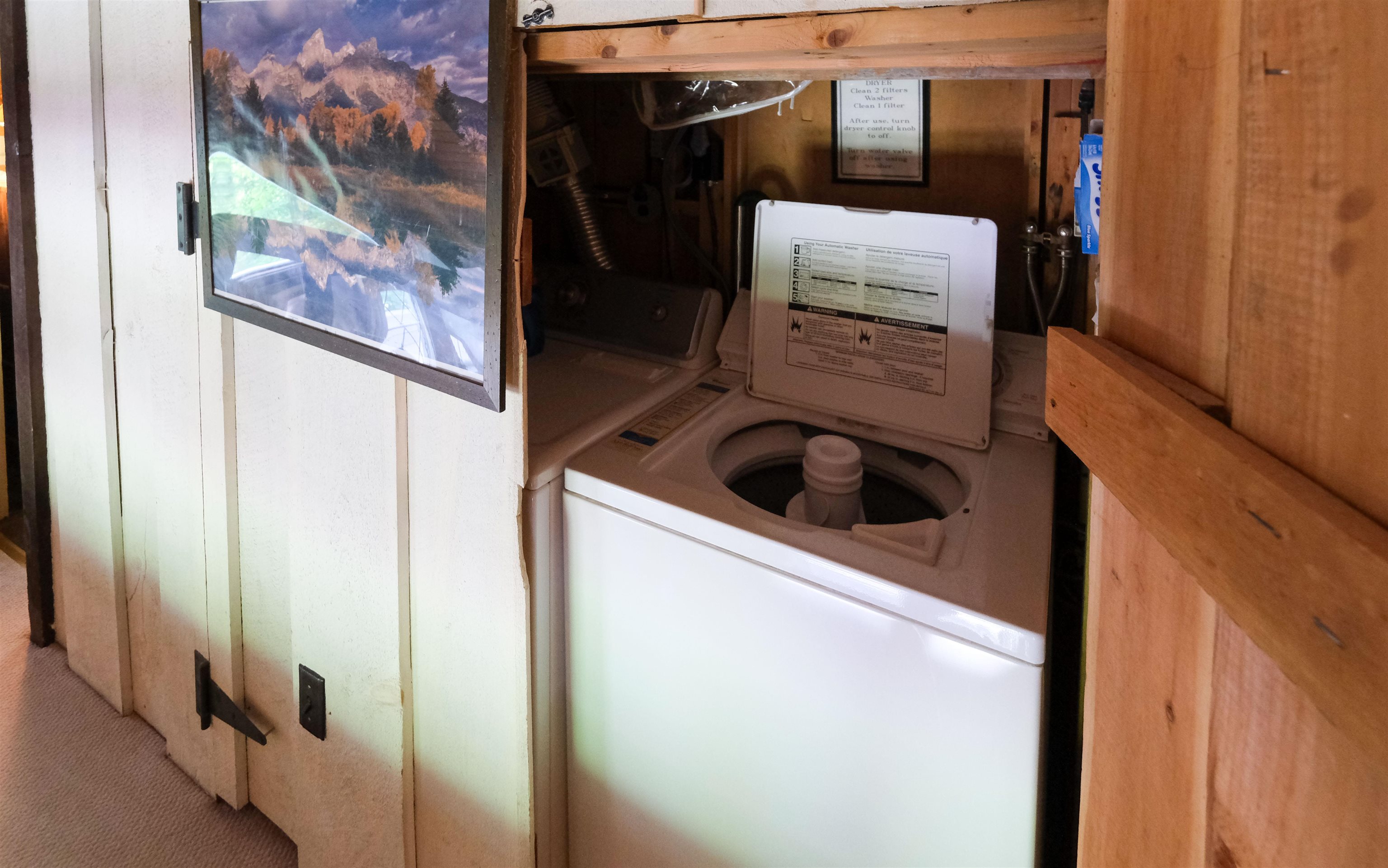 Laundry on top floor 25791363