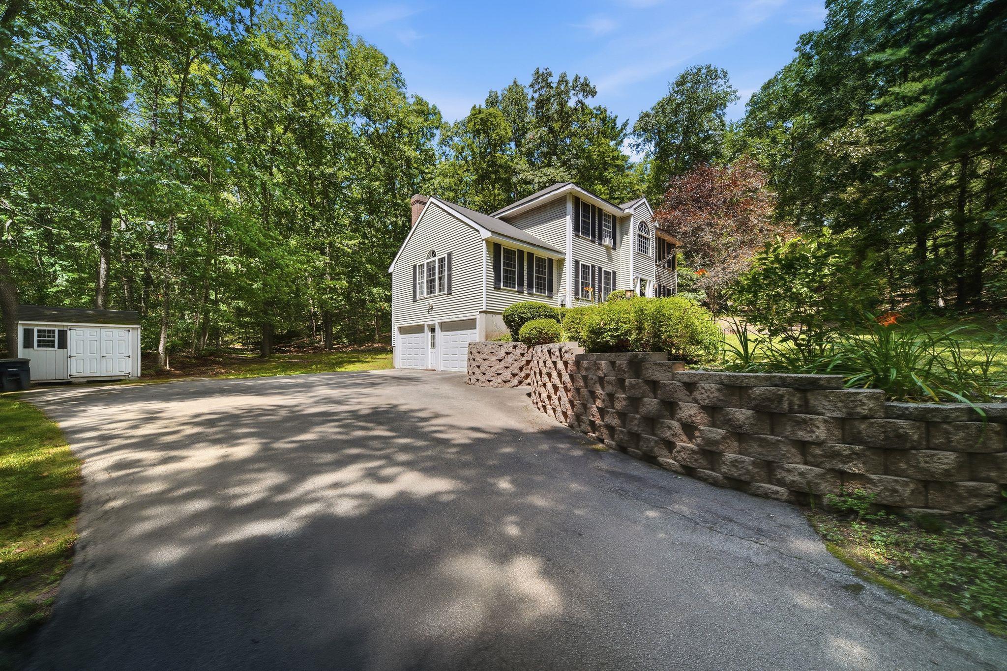 4 Longmeadow Rd, Windham, NH 03087