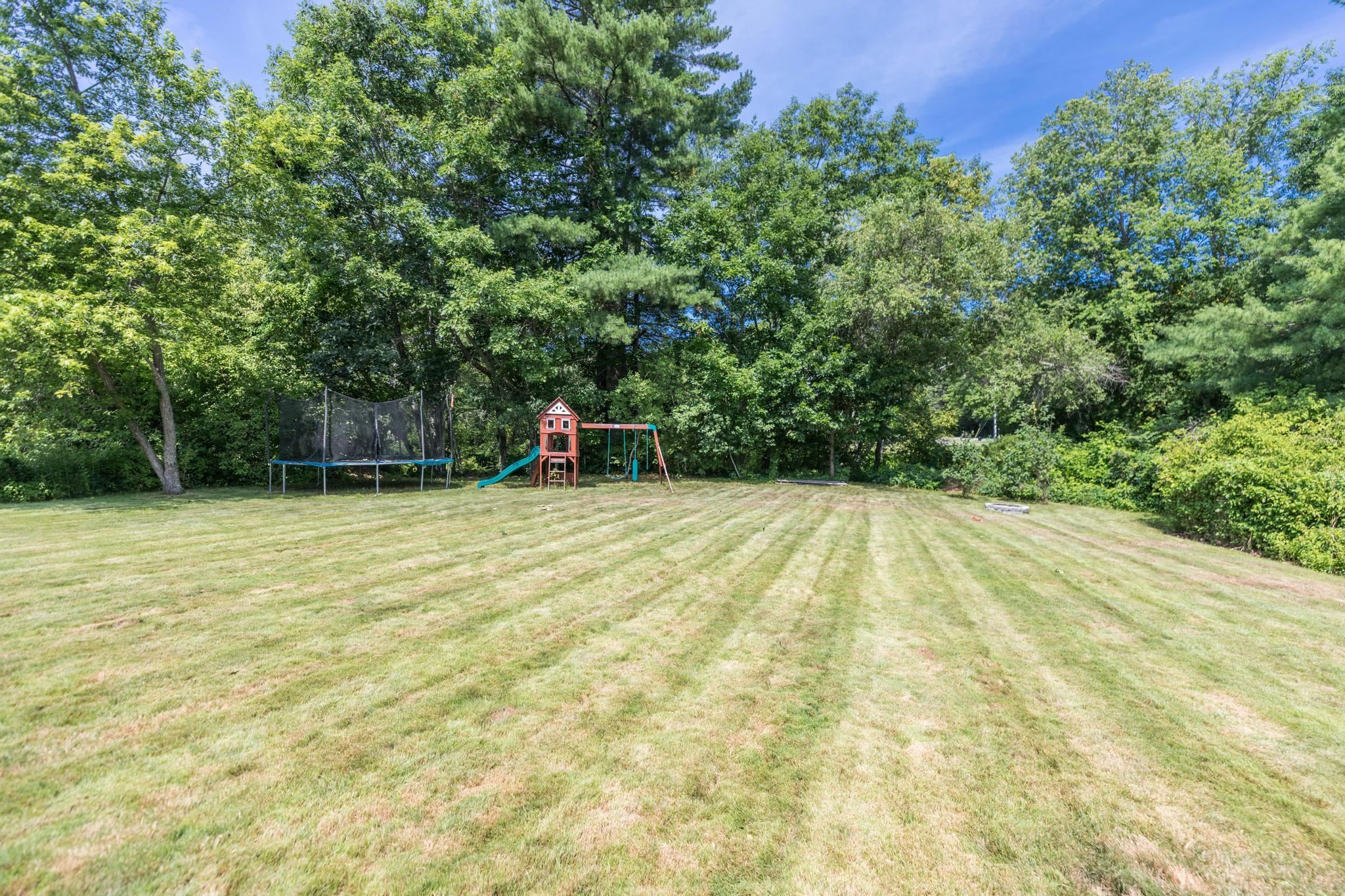 7 Squire Dr, Somersworth, NH 03878-2826