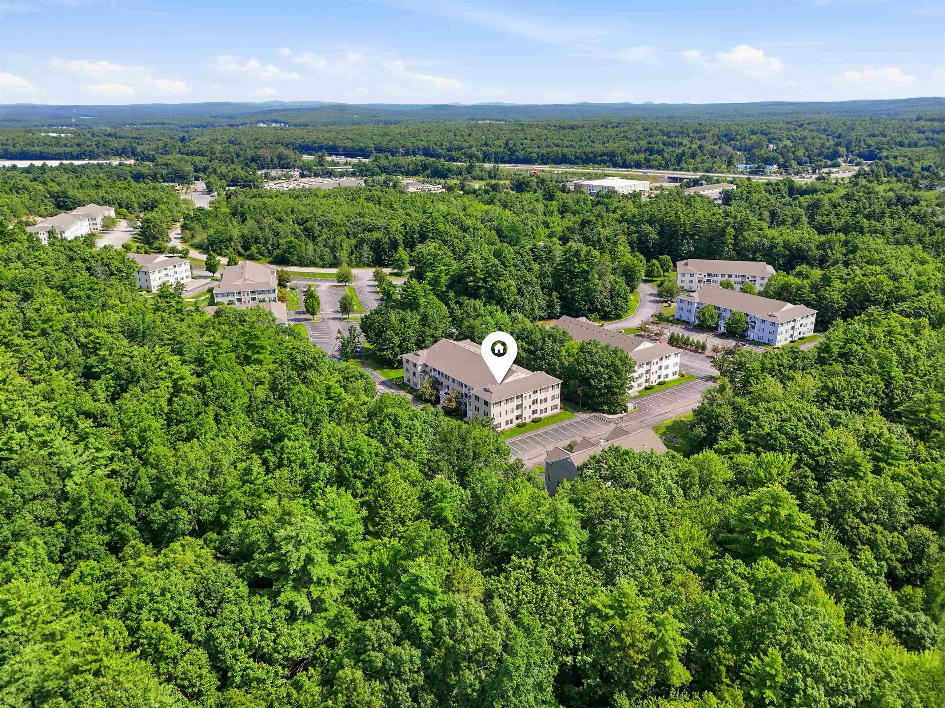 6 Crestview Cir #138, Londonderry, NH 03053