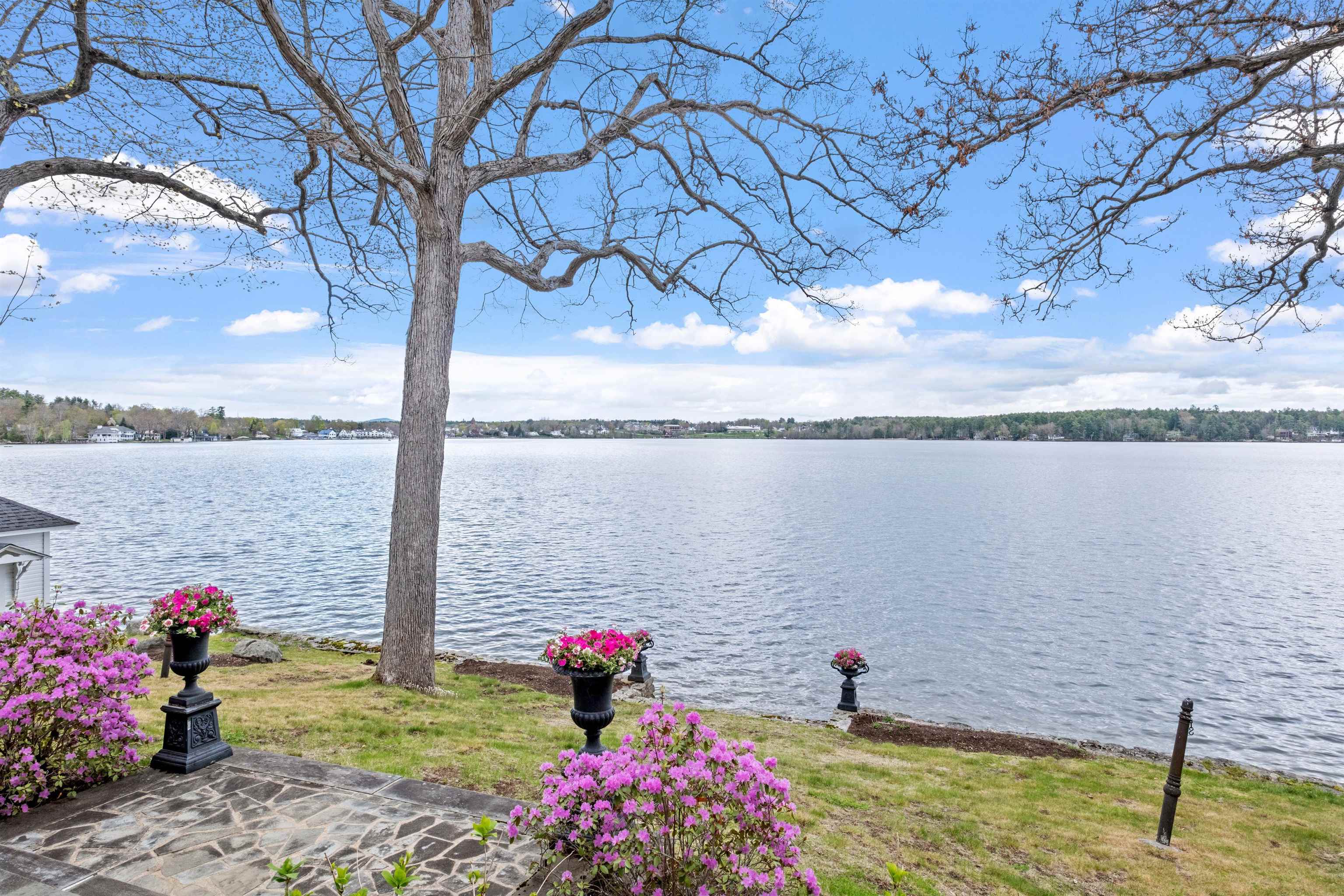 180 Sewall Rd, Wolfeboro, NH 03894