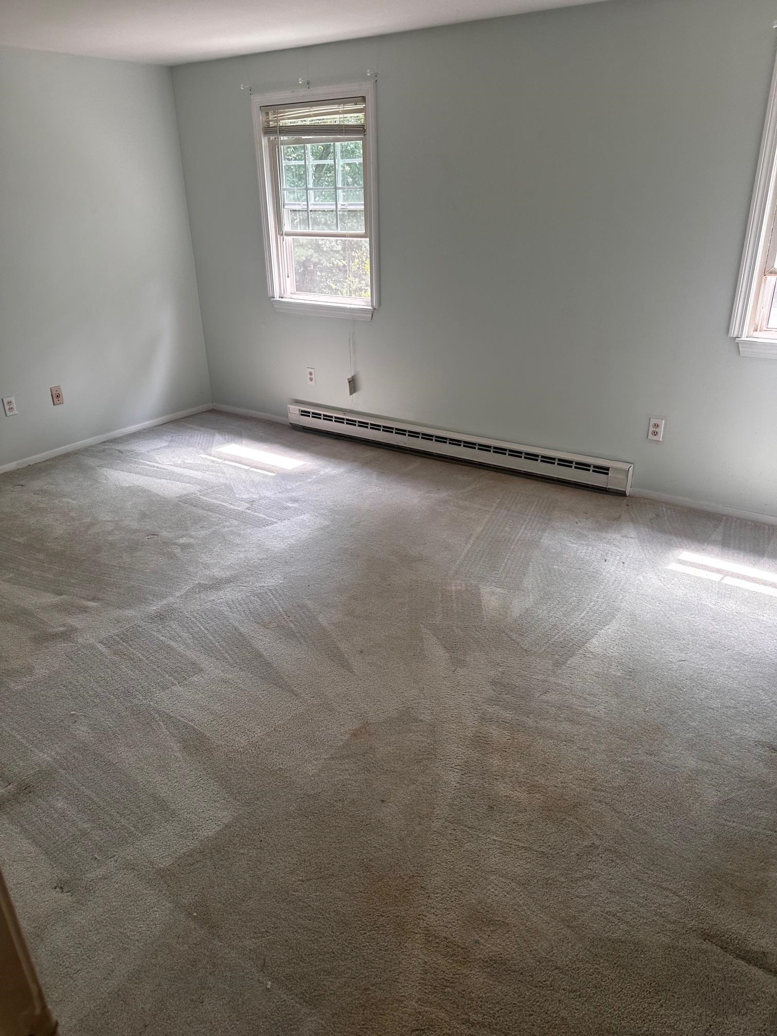 49 Oakridge Dr, Londonderry, NH 03053