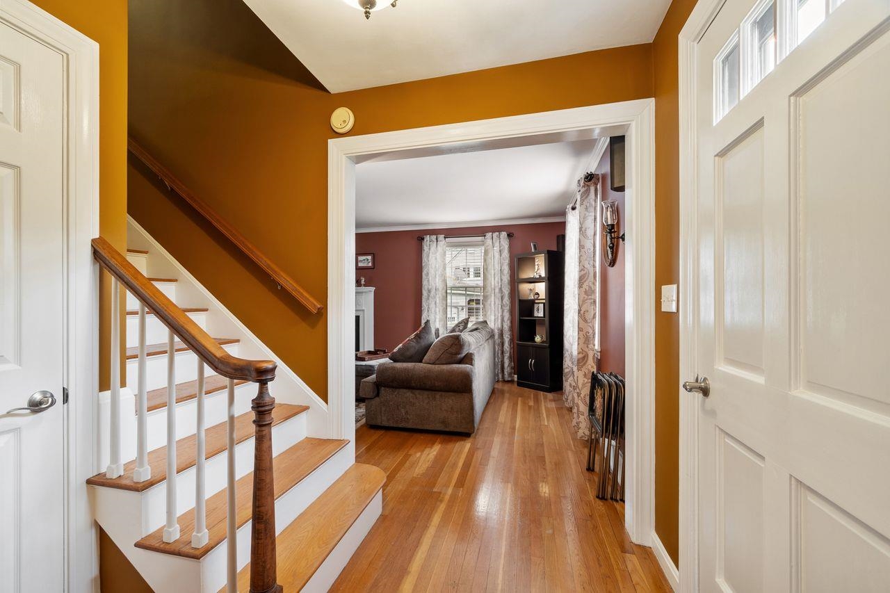 8 Kimball Ave, Plaistow, NH 03865